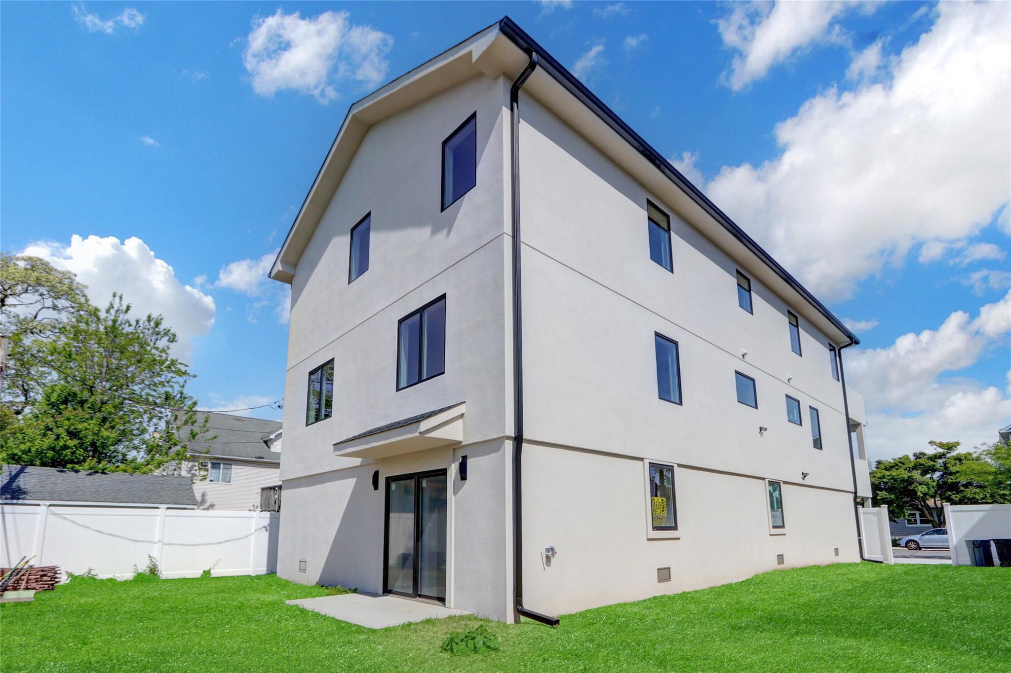 Single Family Fulton  Nassau County, NY 11561, MLS-826224-5