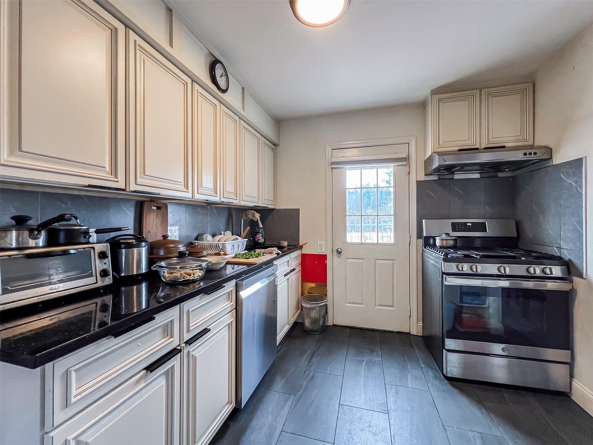 Single Family Bruce  Nassau County, NY 11801, MLS-826262-9