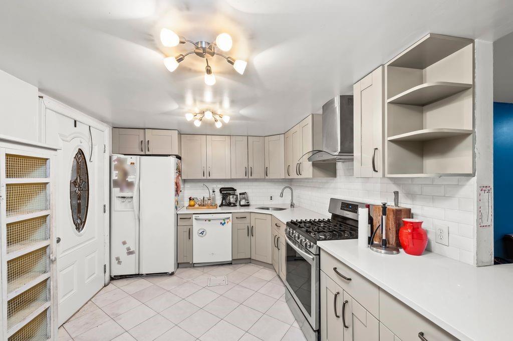 Single Family 73rd  Brooklyn, NY 11204, MLS-826391-25
