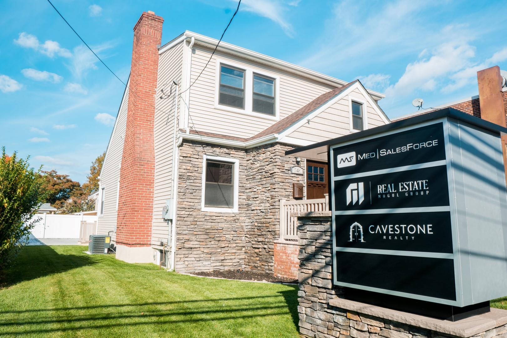 Single Family Front  Nassau County, NY 11550, MLS-826395-2