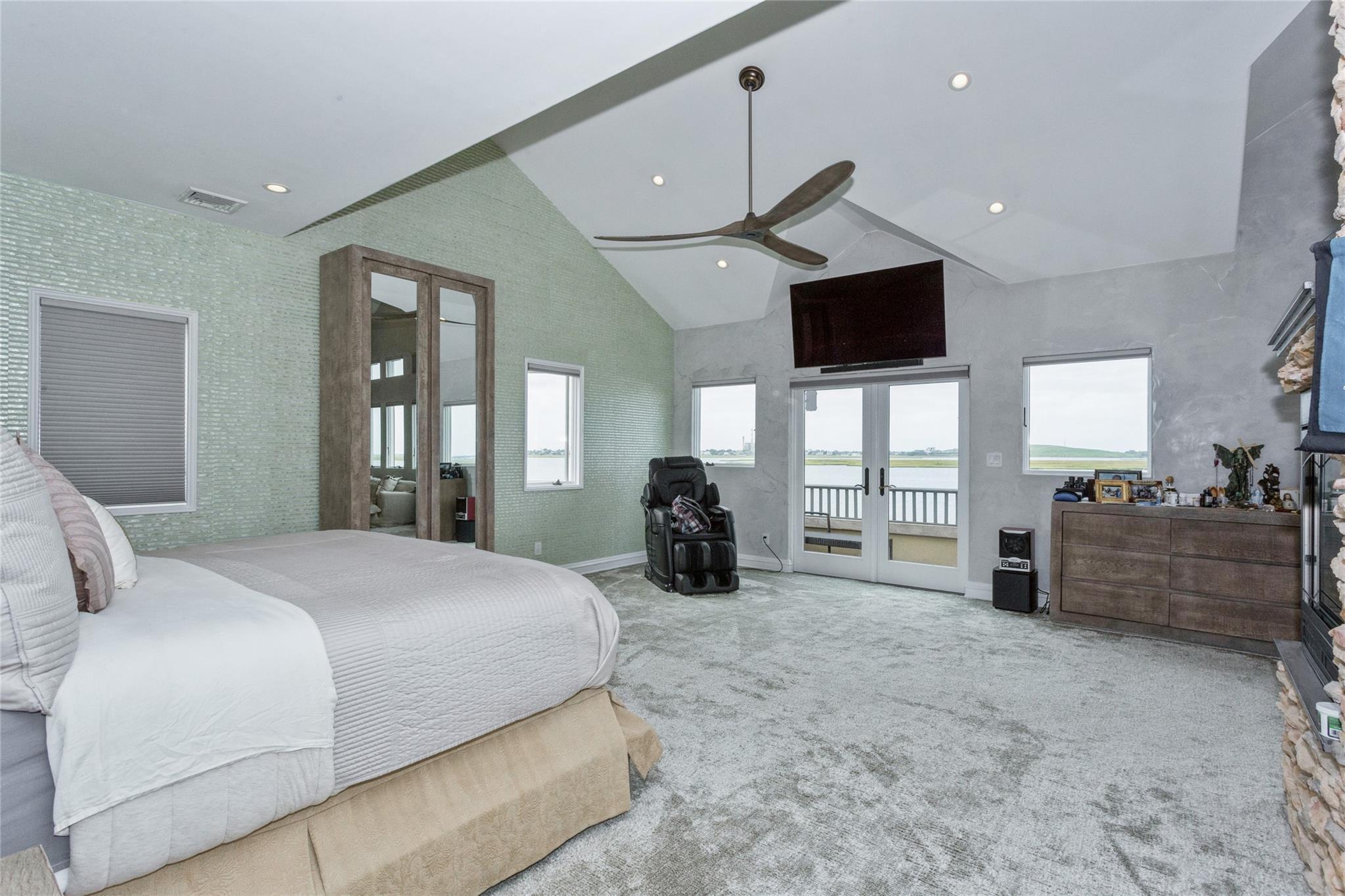 Single Family Harbor  Nassau County, NY 11561, MLS-826438-23