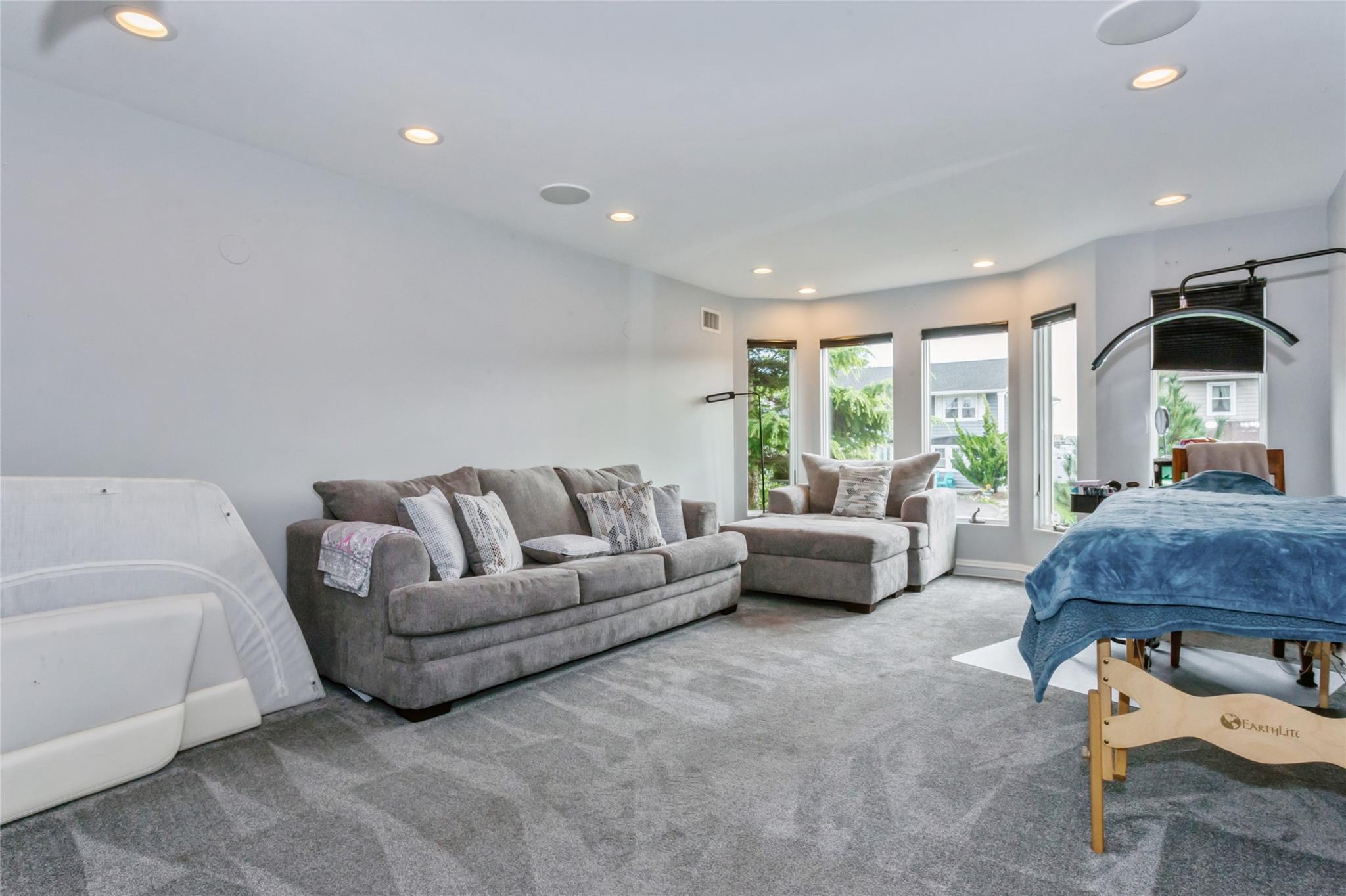Single Family Harbor  Nassau County, NY 11561, MLS-826438-28