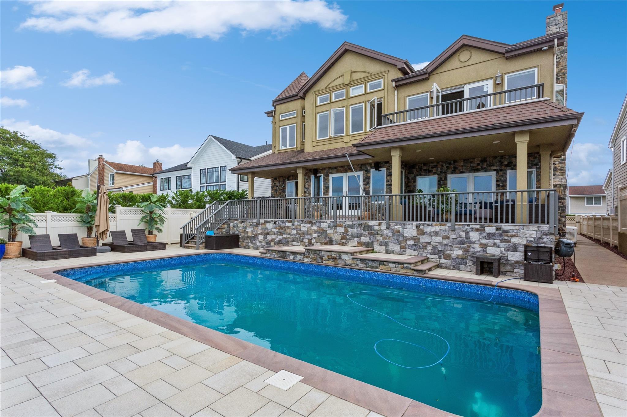 Single Family Harbor  Nassau County, NY 11561, MLS-826438-3