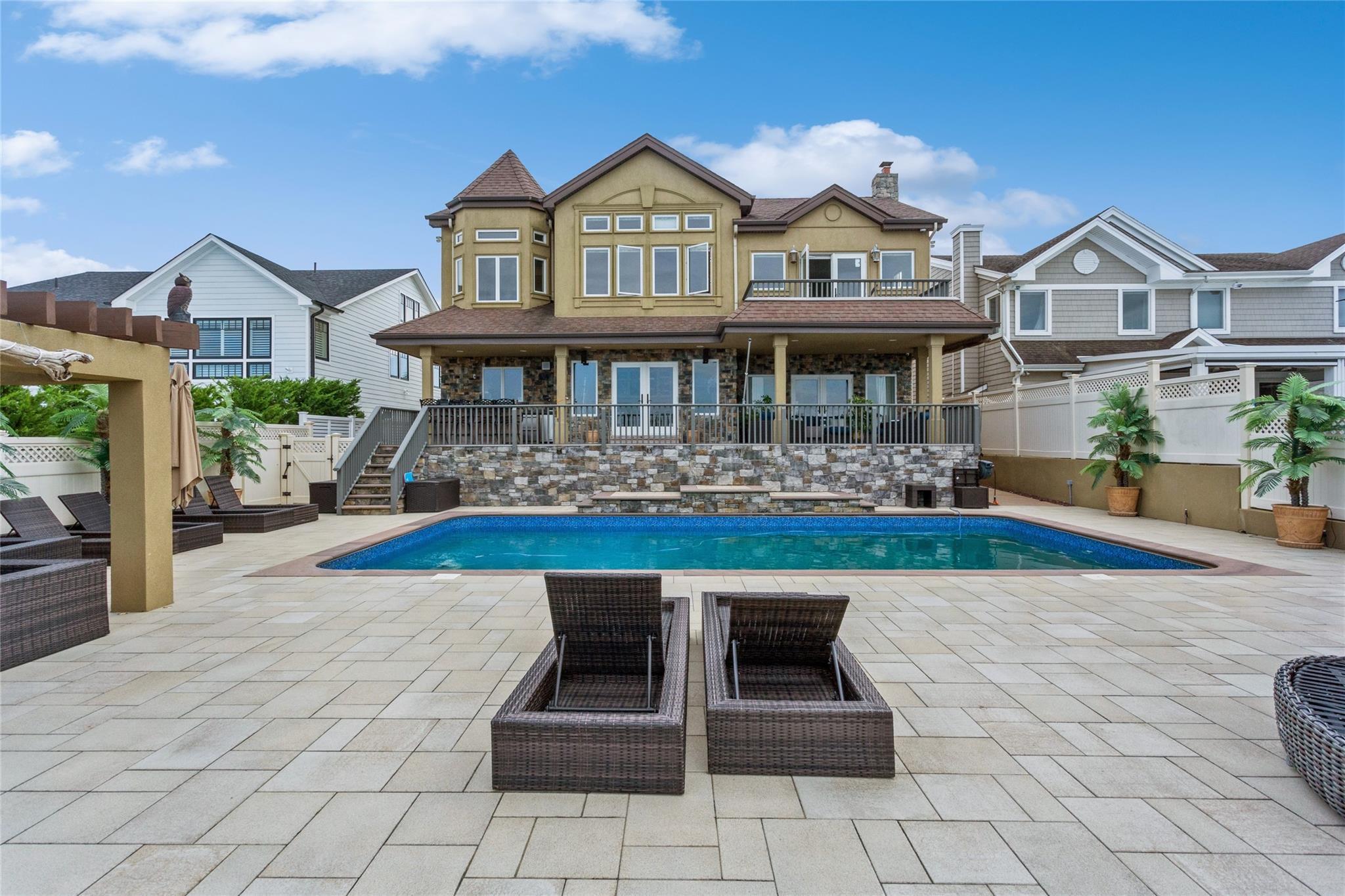 Single Family Harbor  Nassau County, NY 11561, MLS-826438-4