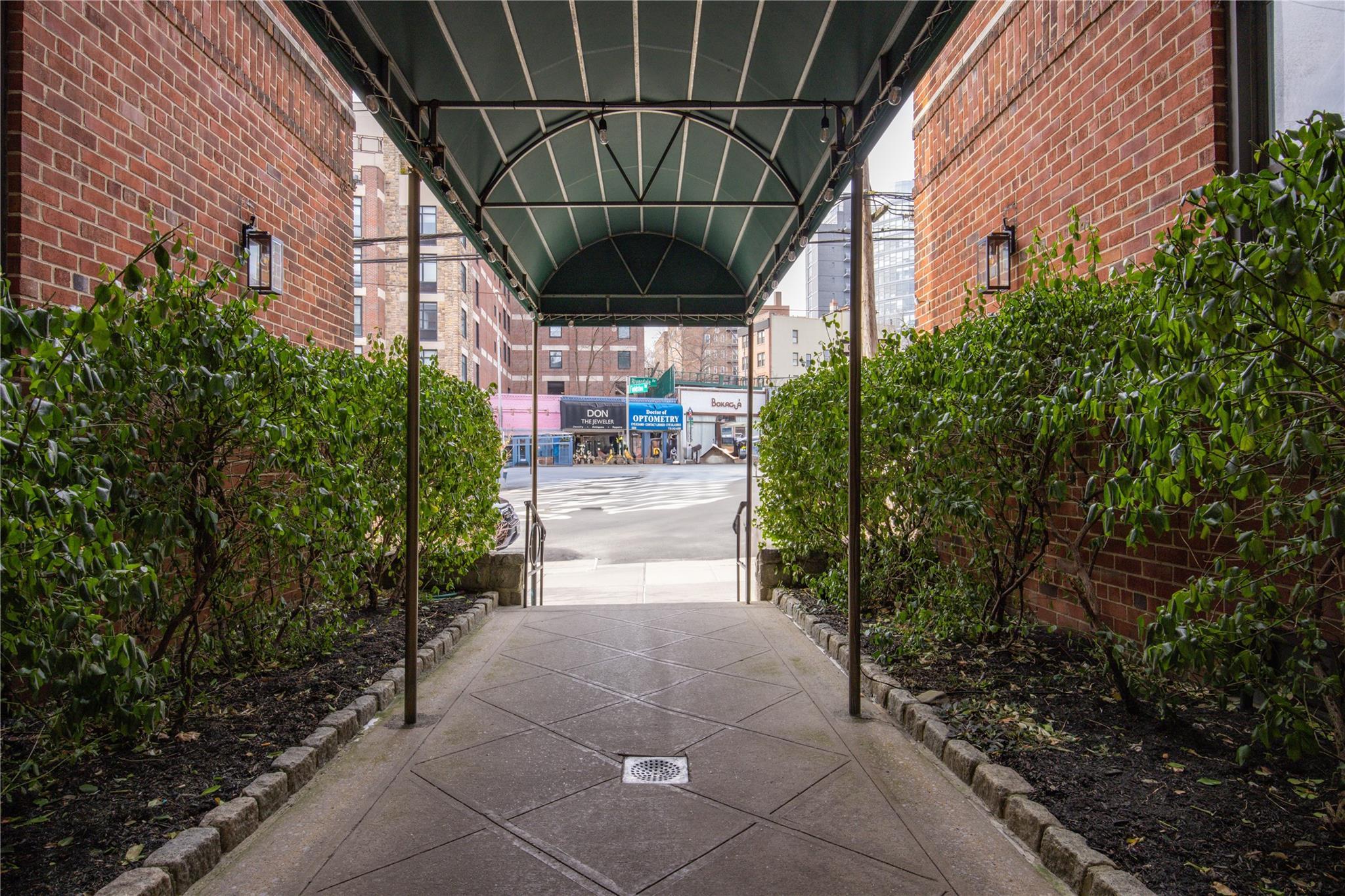 Coop Fieldston  Bronx, NY 10463, MLS-826446-4
