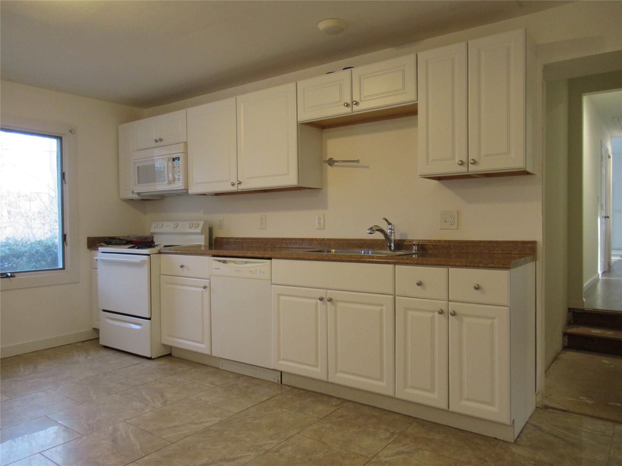 Single Family Lakeview  Dutchess County, NY 12531, MLS-826513-16