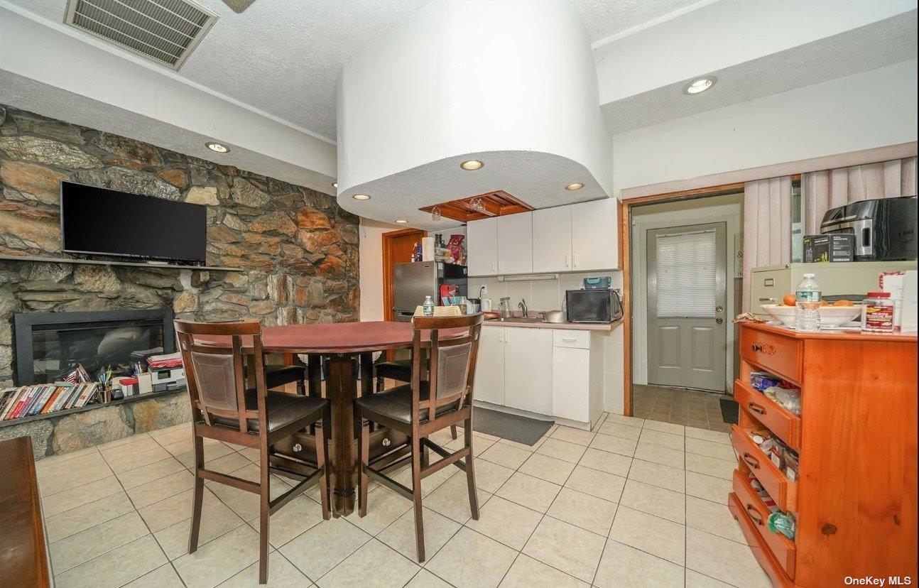 Single Family Rosser  Nassau County, NY 11003, MLS-826597-28