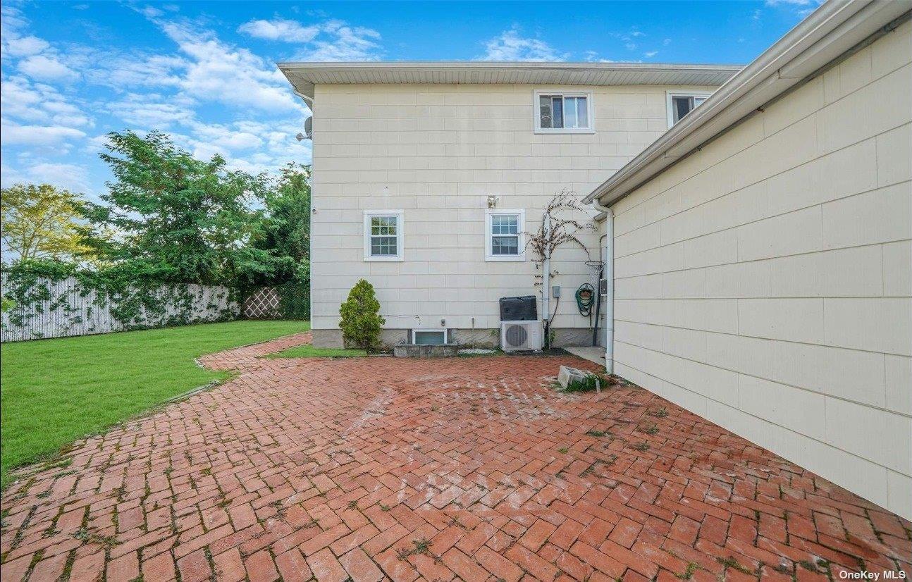 Single Family Rosser  Nassau County, NY 11003, MLS-826597-29