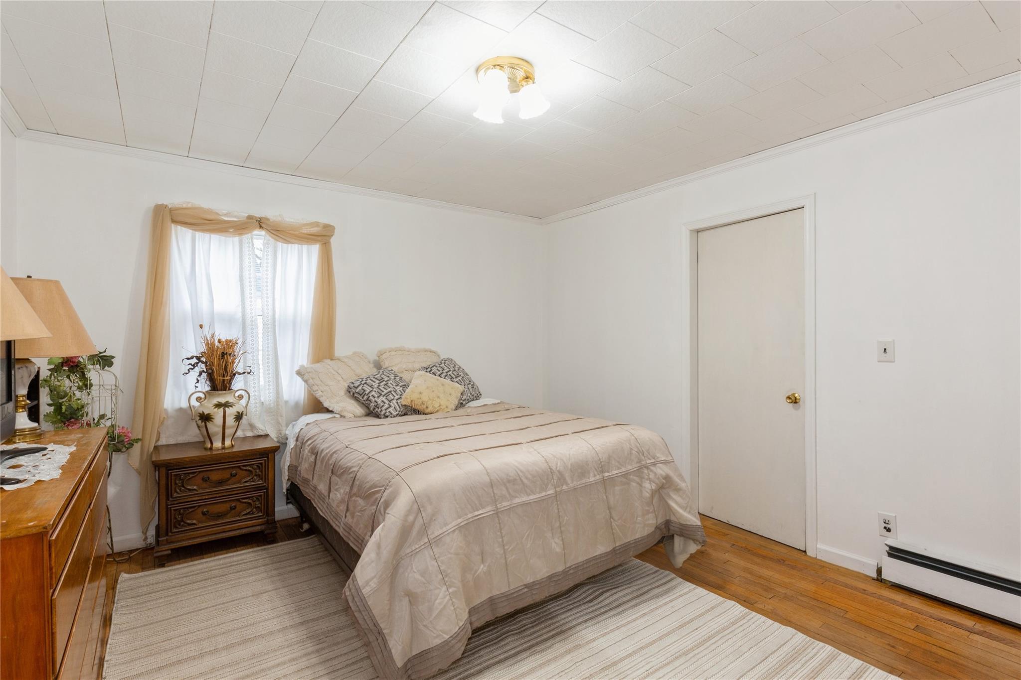 Single Family Pine Neck  Suffolk County, NY 11772, MLS-826617-10