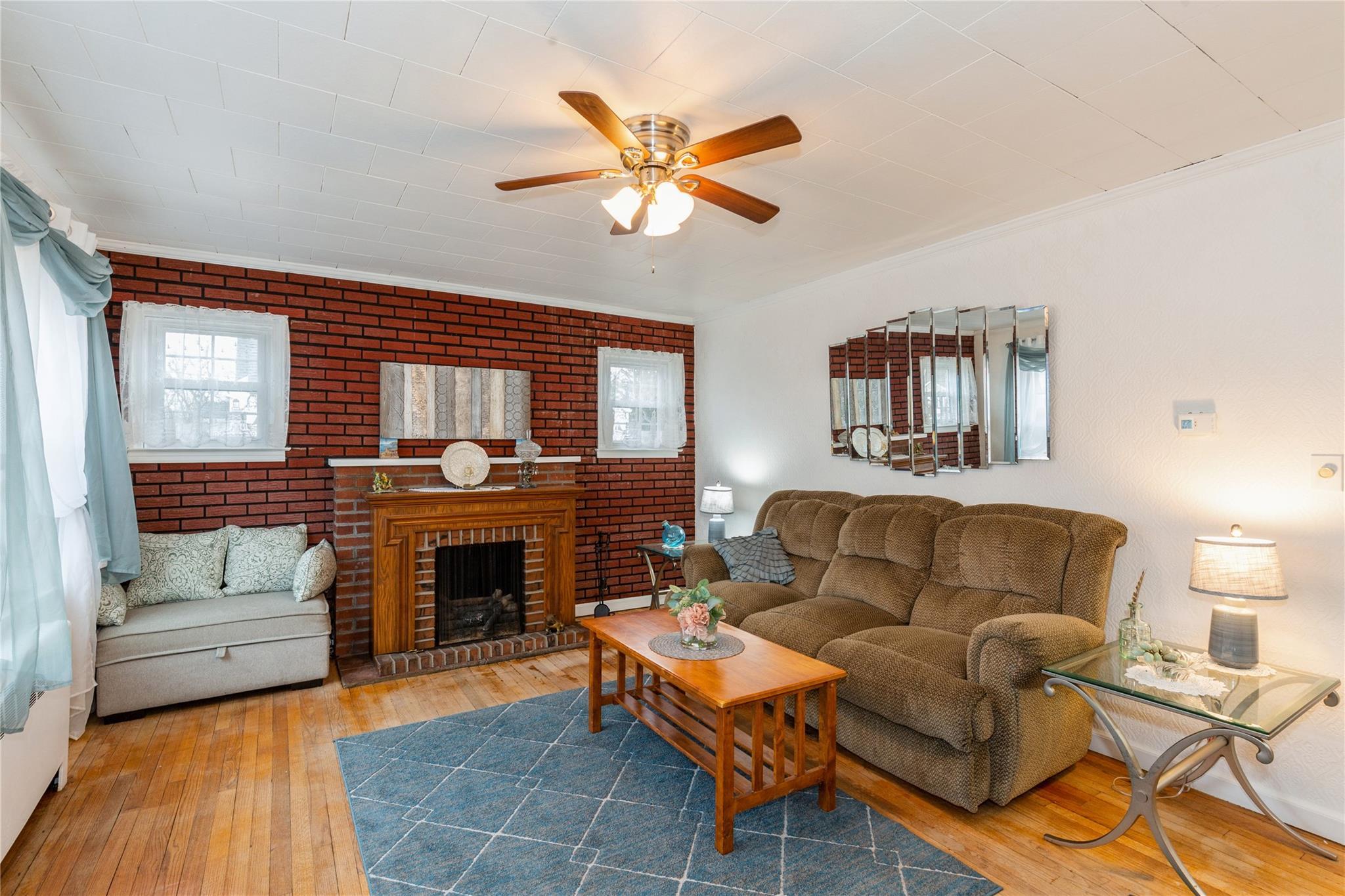 Single Family Pine Neck  Suffolk County, NY 11772, MLS-826617-2