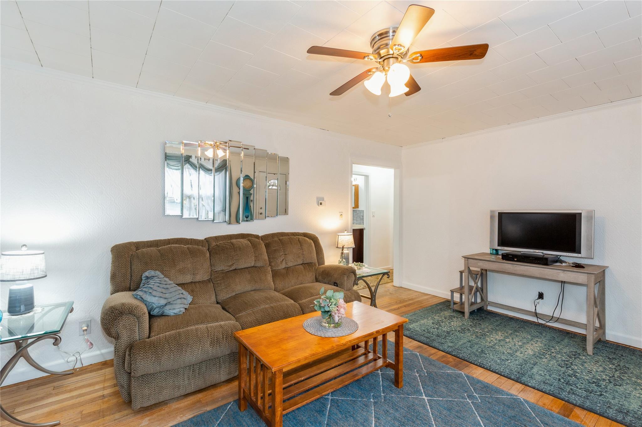 Single Family Pine Neck  Suffolk County, NY 11772, MLS-826617-3