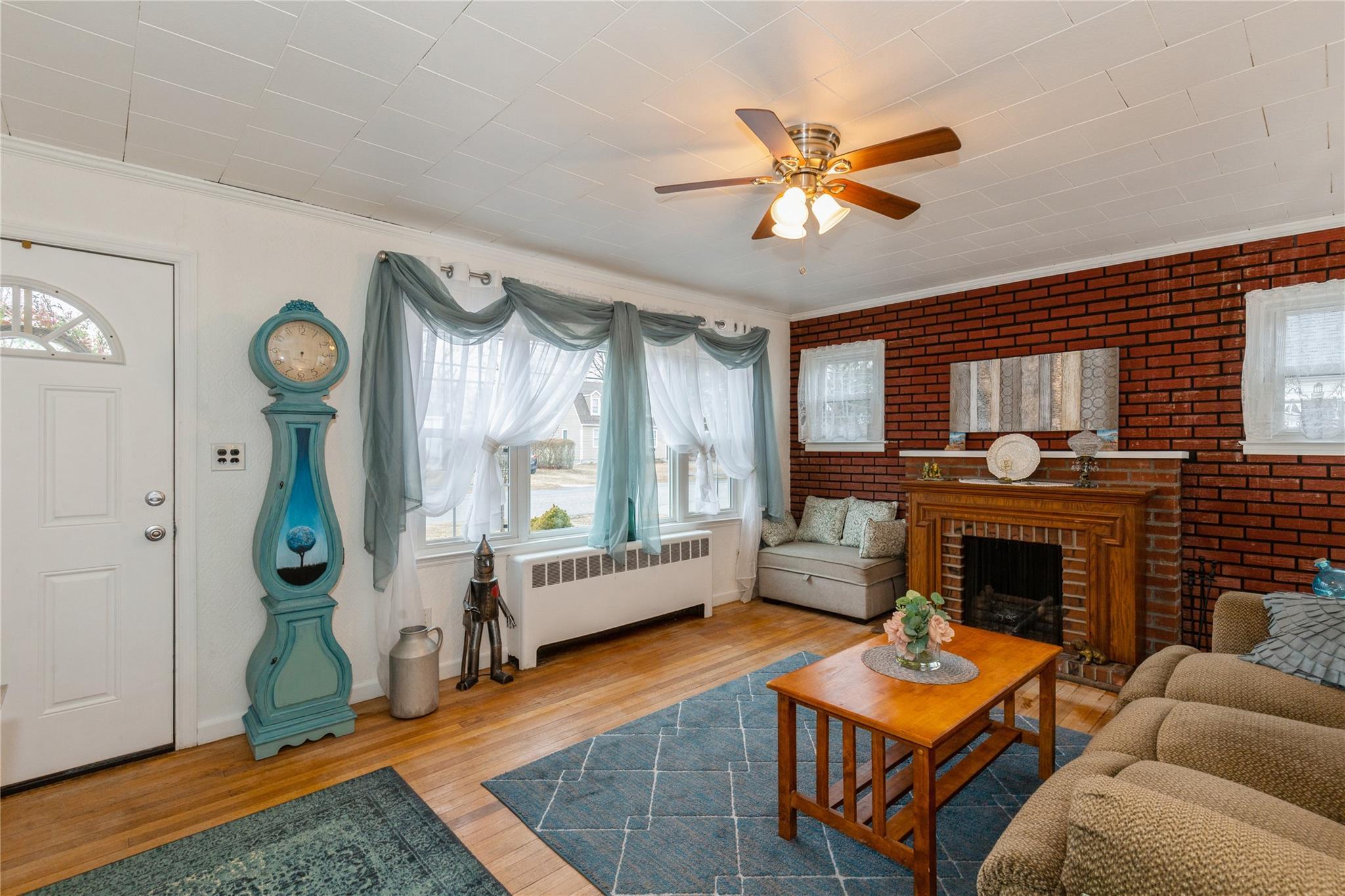 Single Family Pine Neck  Suffolk County, NY 11772, MLS-826617-4