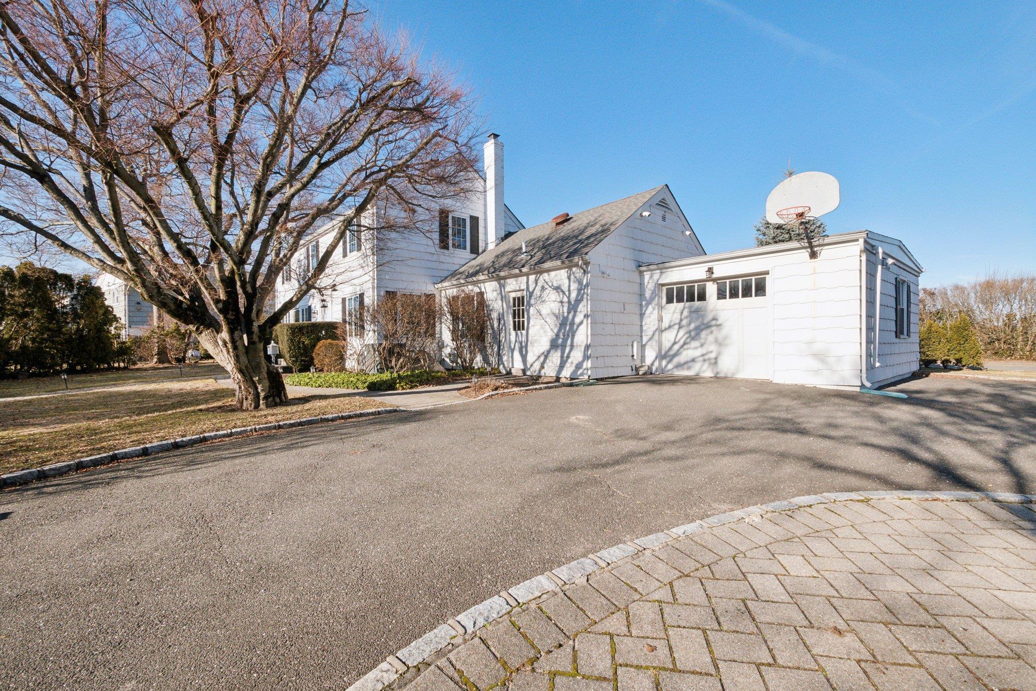 Single Family Harbor  Nassau County, NY 11557, MLS-826648-3