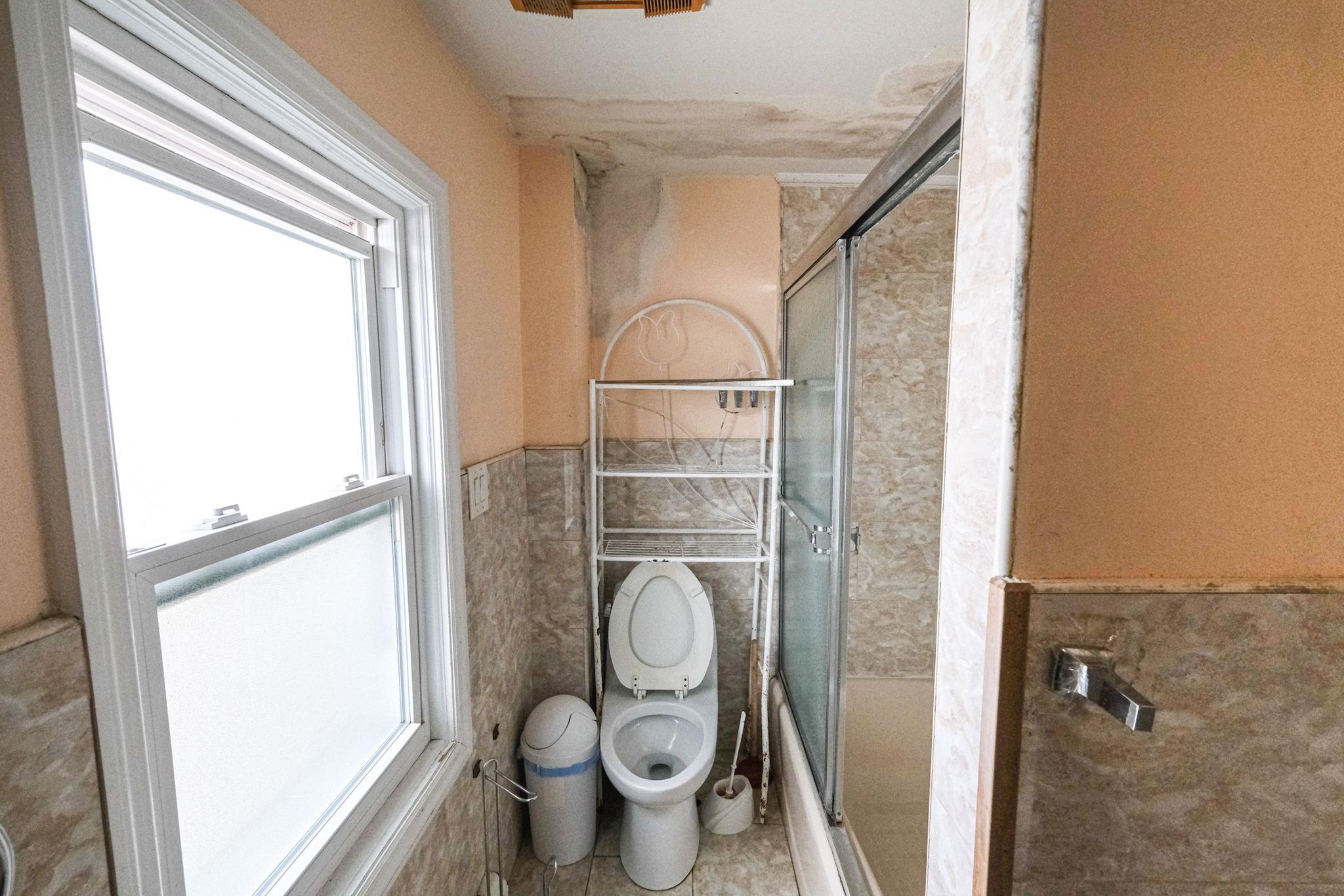 Single Family New Hyde Park  Nassau County, NY 11010, MLS-826677-16