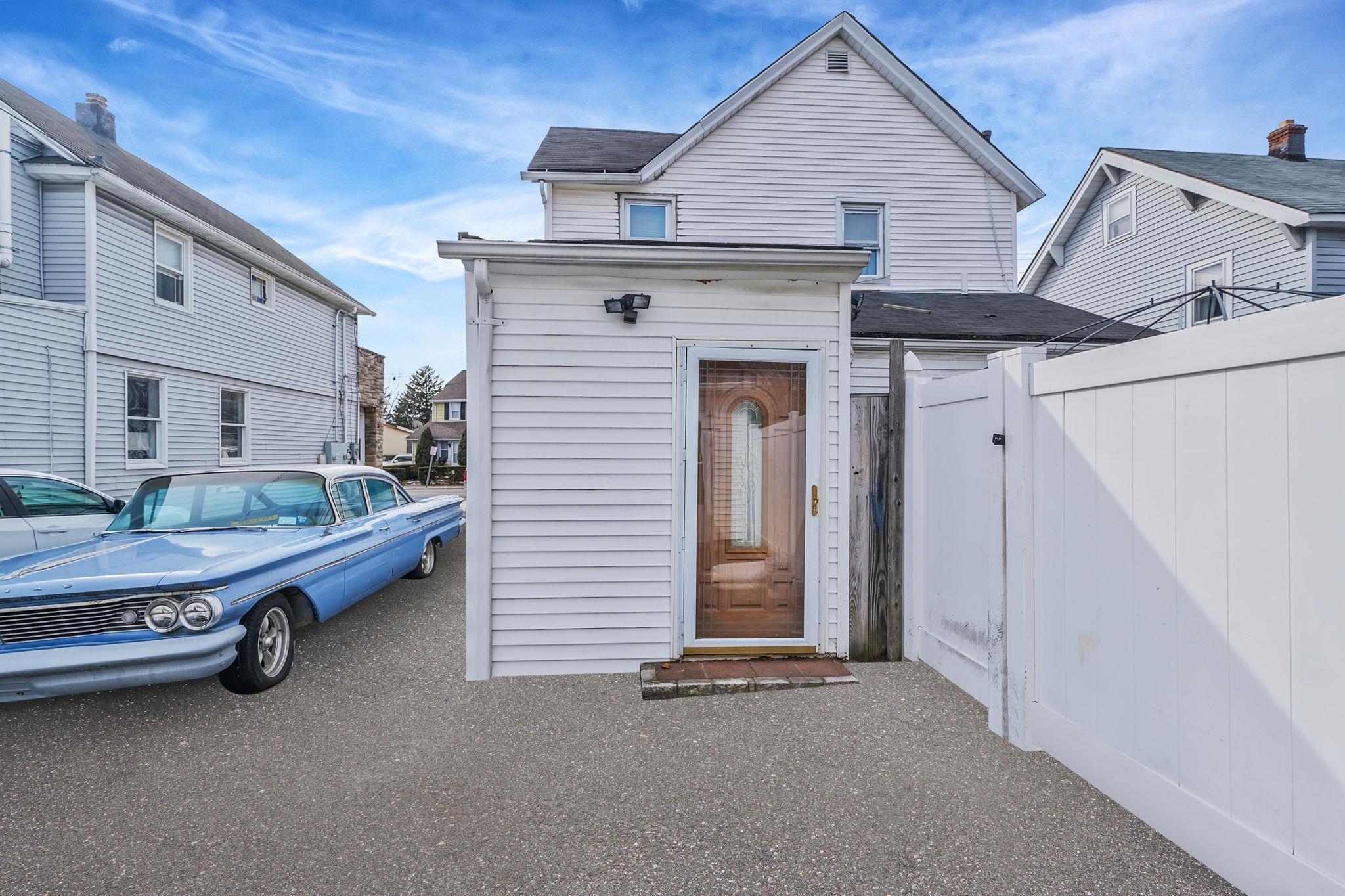 Single Family New Hyde Park  Nassau County, NY 11010, MLS-826677-4
