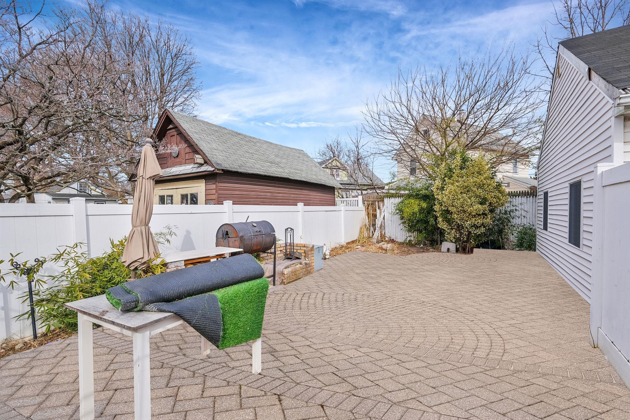 Single Family New Hyde Park  Nassau County, NY 11010, MLS-826677-5
