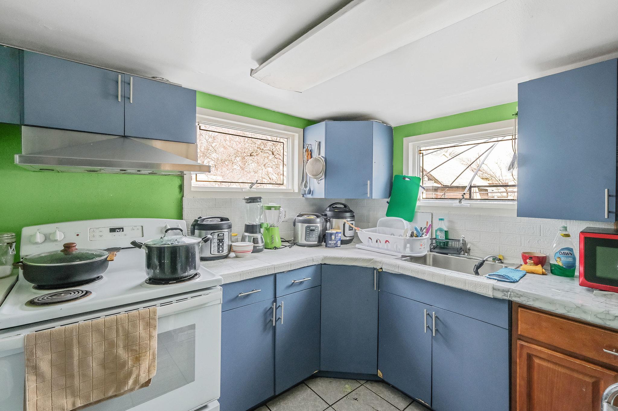 Single Family New Hyde Park  Nassau County, NY 11010, MLS-826677-9