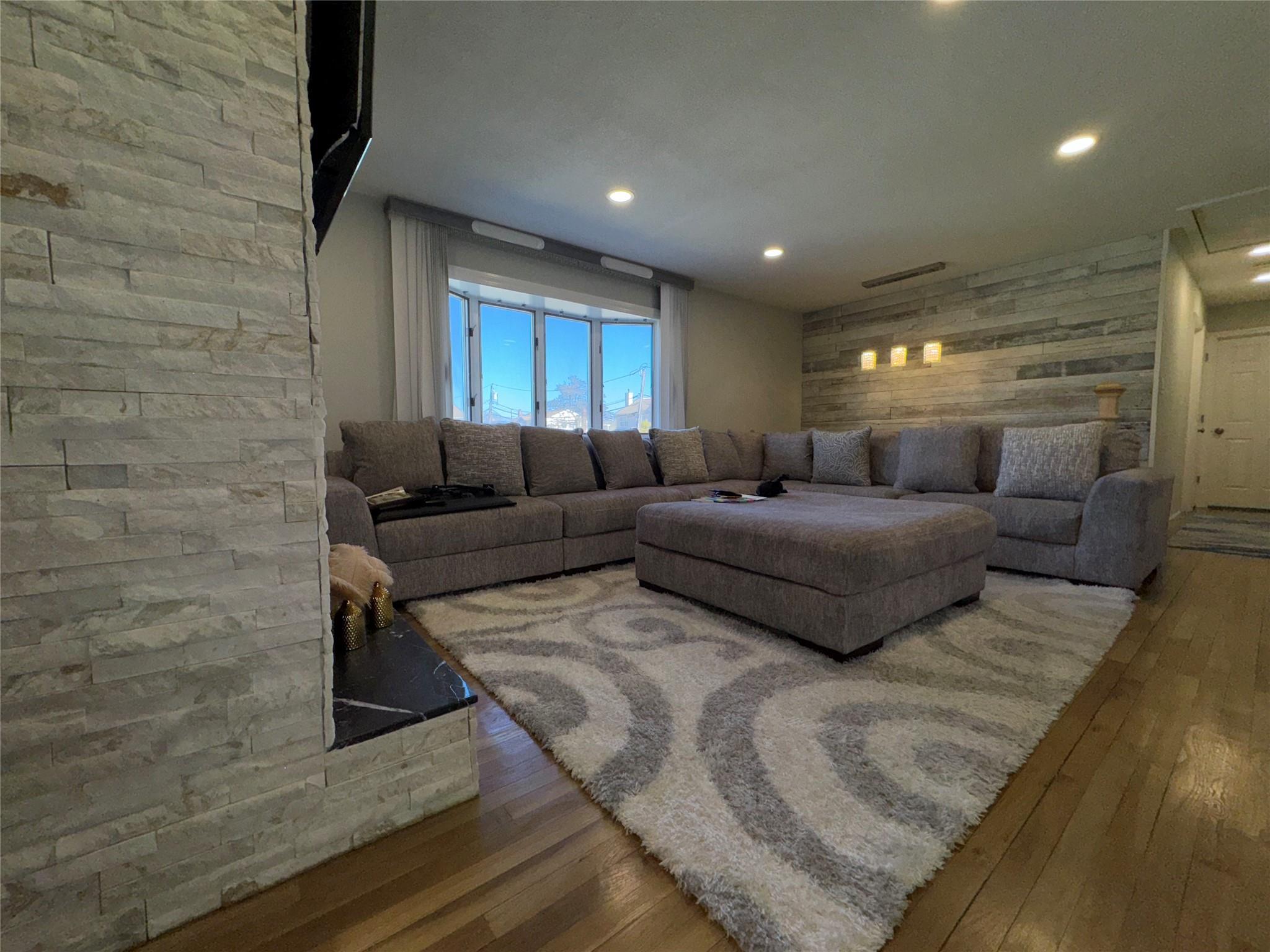 Single Family Donna  Nassau County, NY 11510, MLS-826733-10