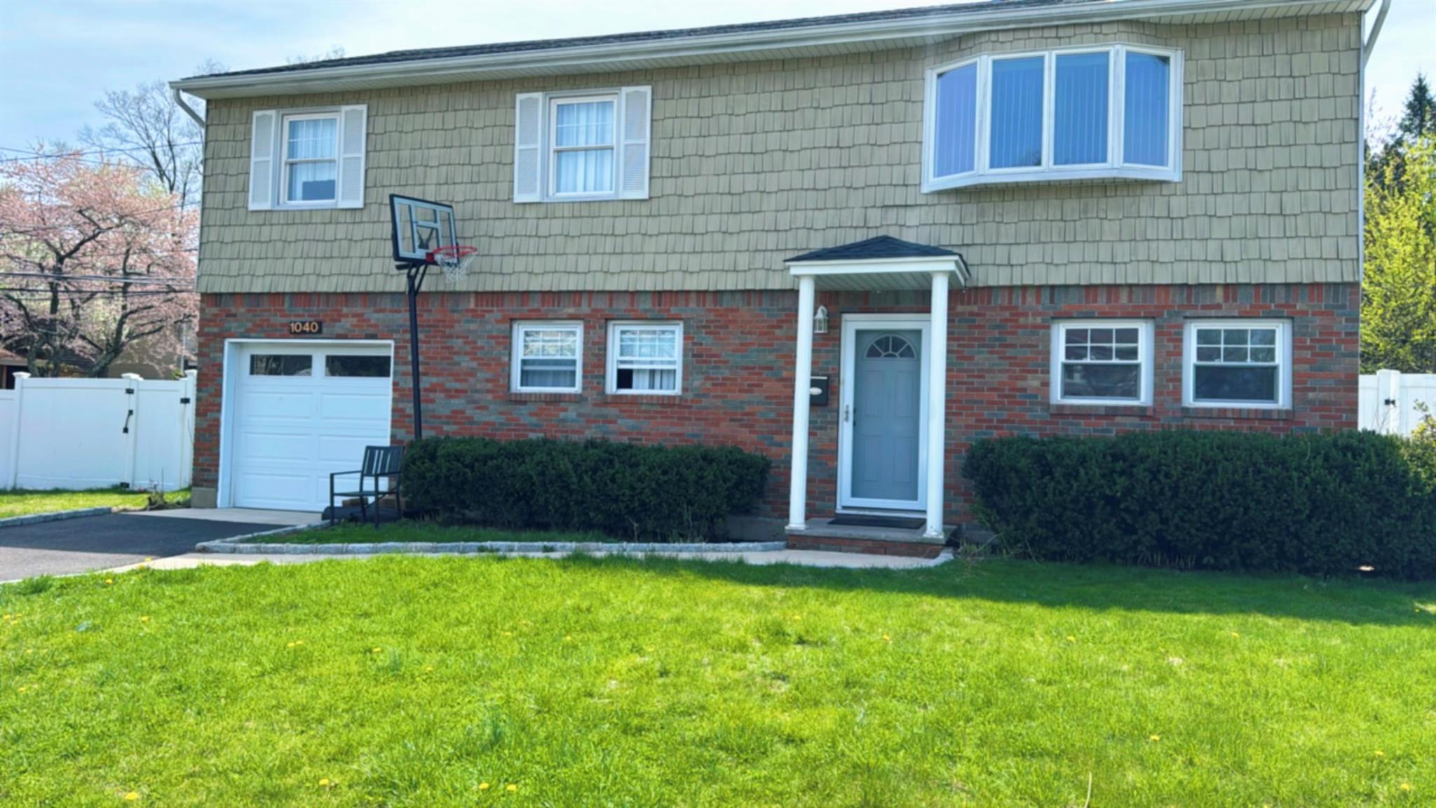 Single Family Donna  Nassau County, NY 11510, MLS-826733-2