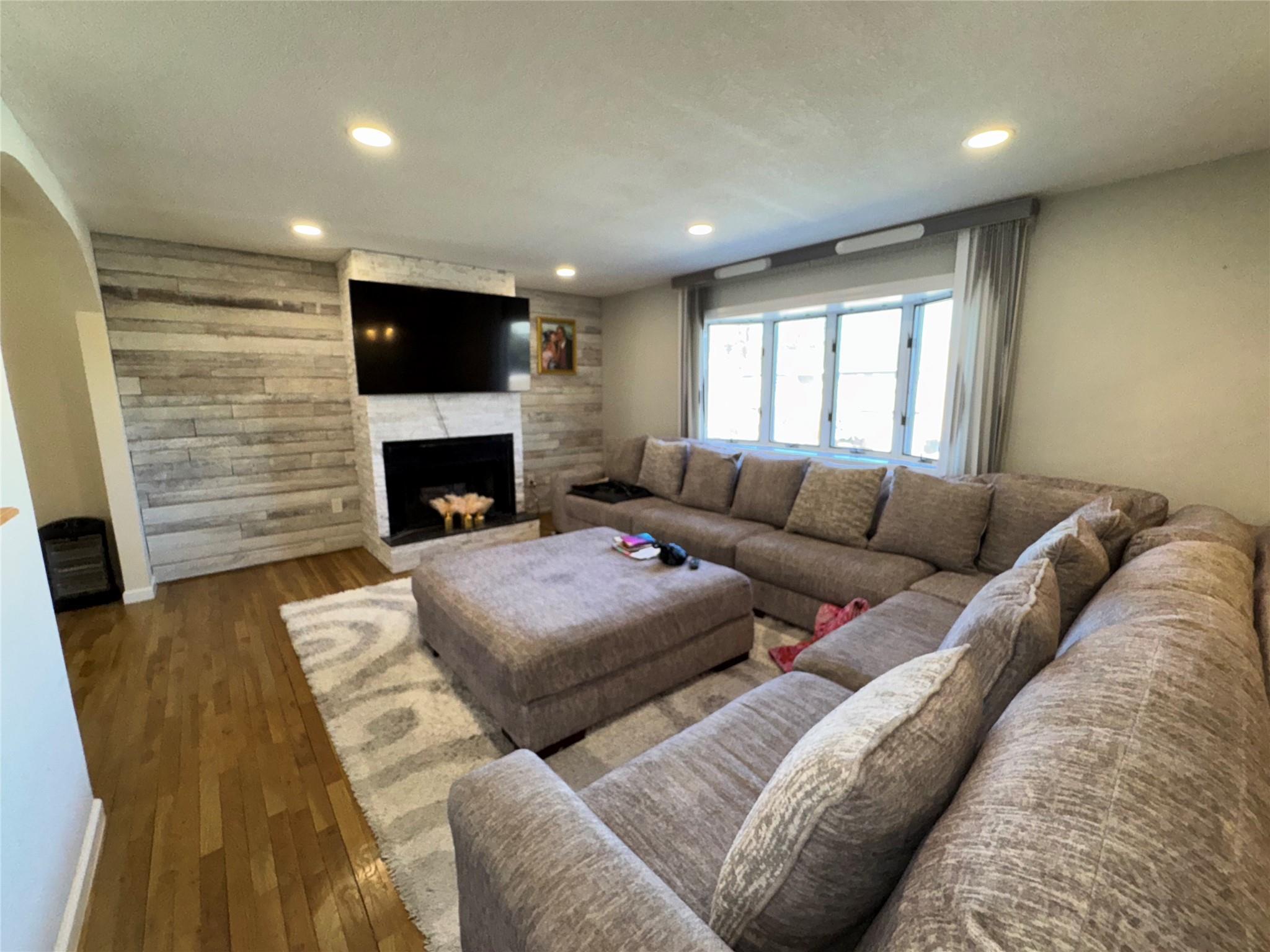 Single Family Donna  Nassau County, NY 11510, MLS-826733-9