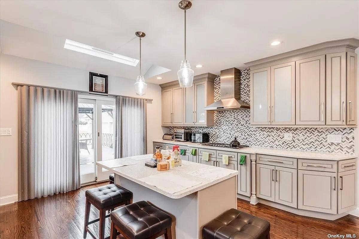 Single Family Central  Nassau County, NY 11510, MLS-826778-8