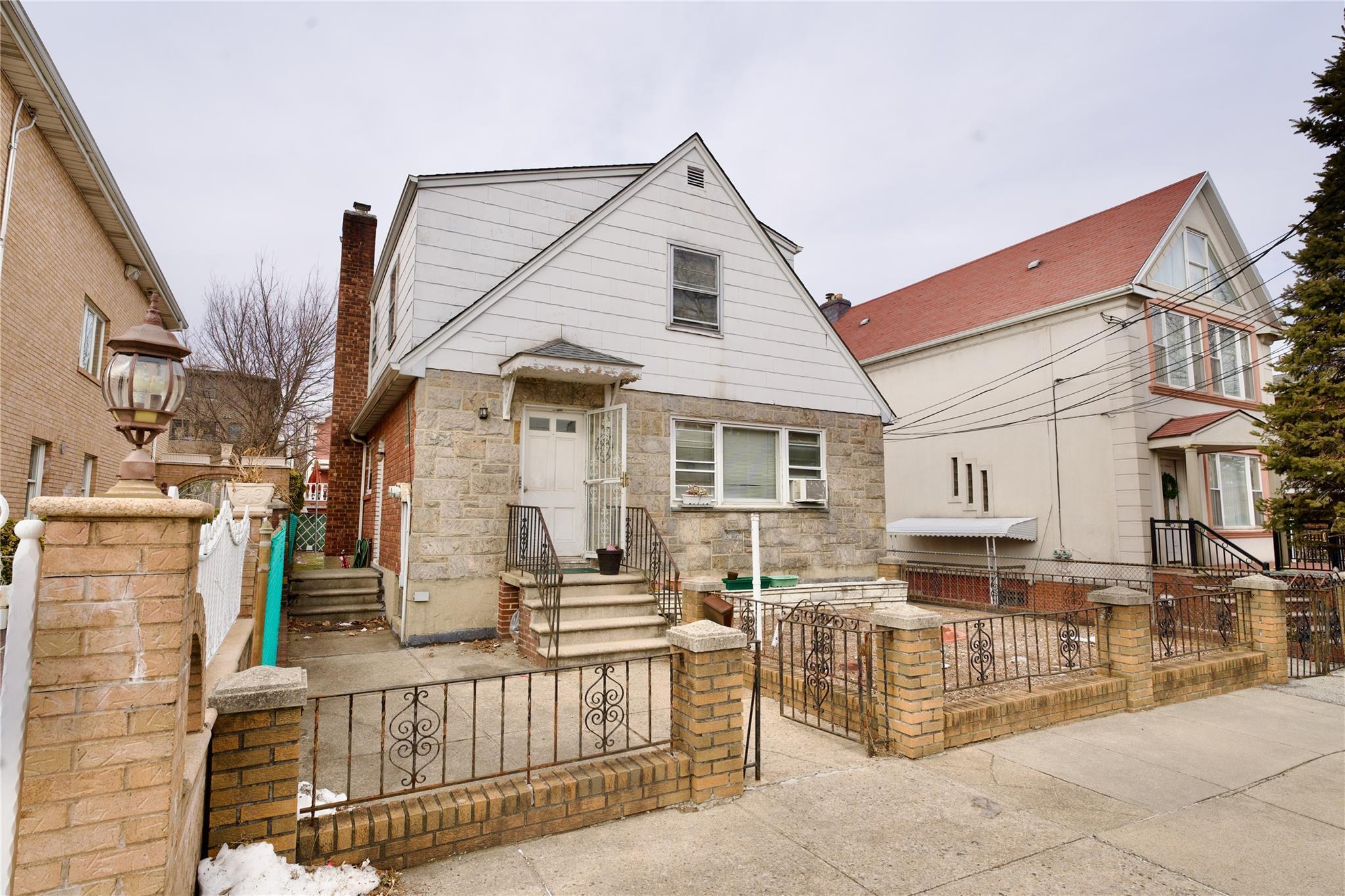 Single Family Hazen  Queens, NY 11370, MLS-826791-3