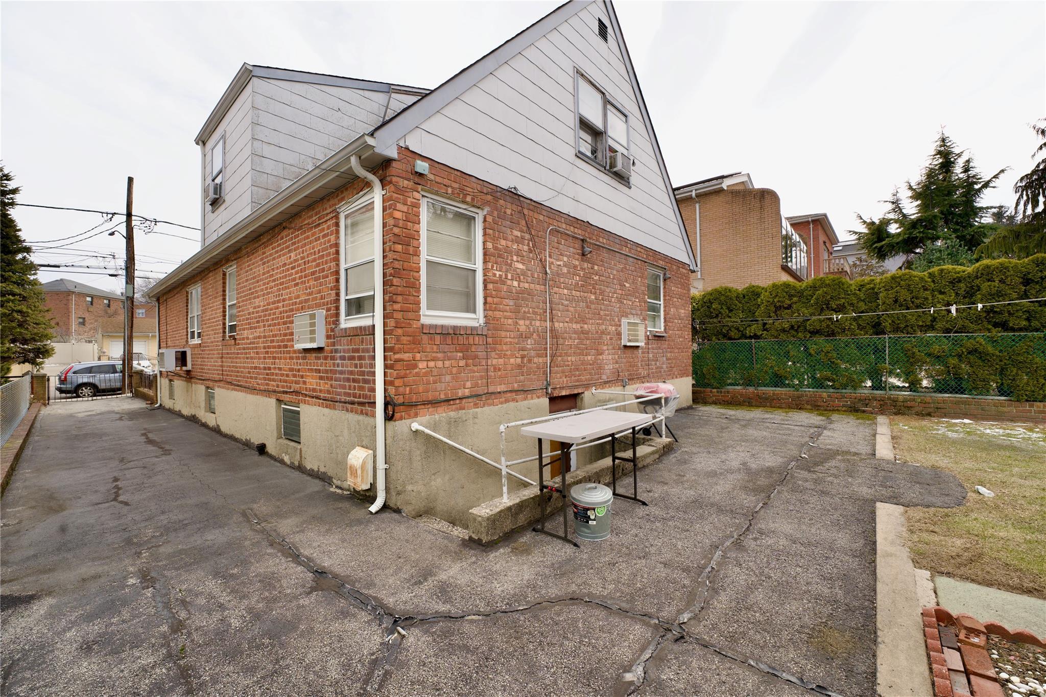 Single Family Hazen  Queens, NY 11370, MLS-826791-6