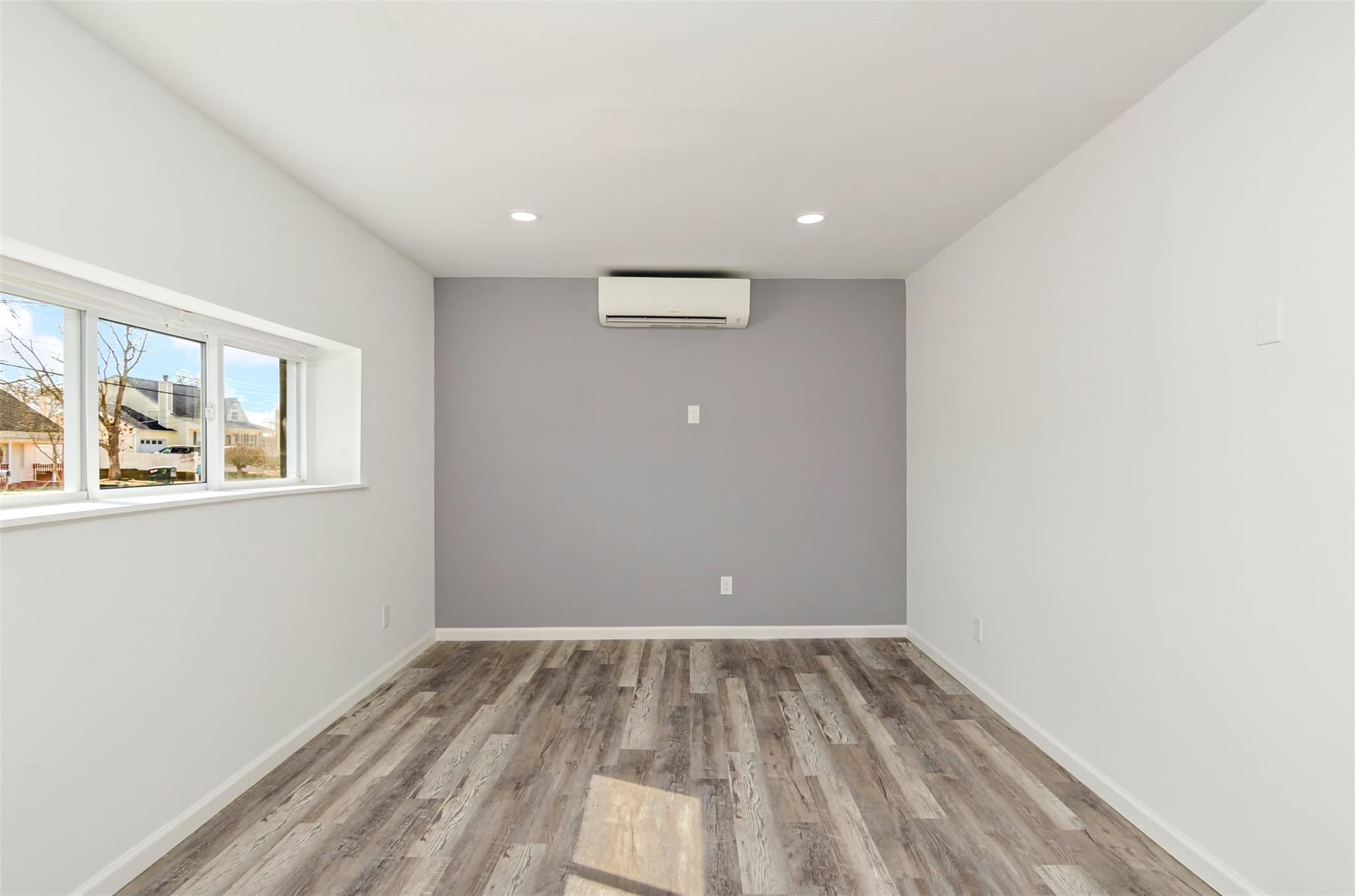 Single Family Lombardy  Suffolk County, NY 11967, MLS-826923-10