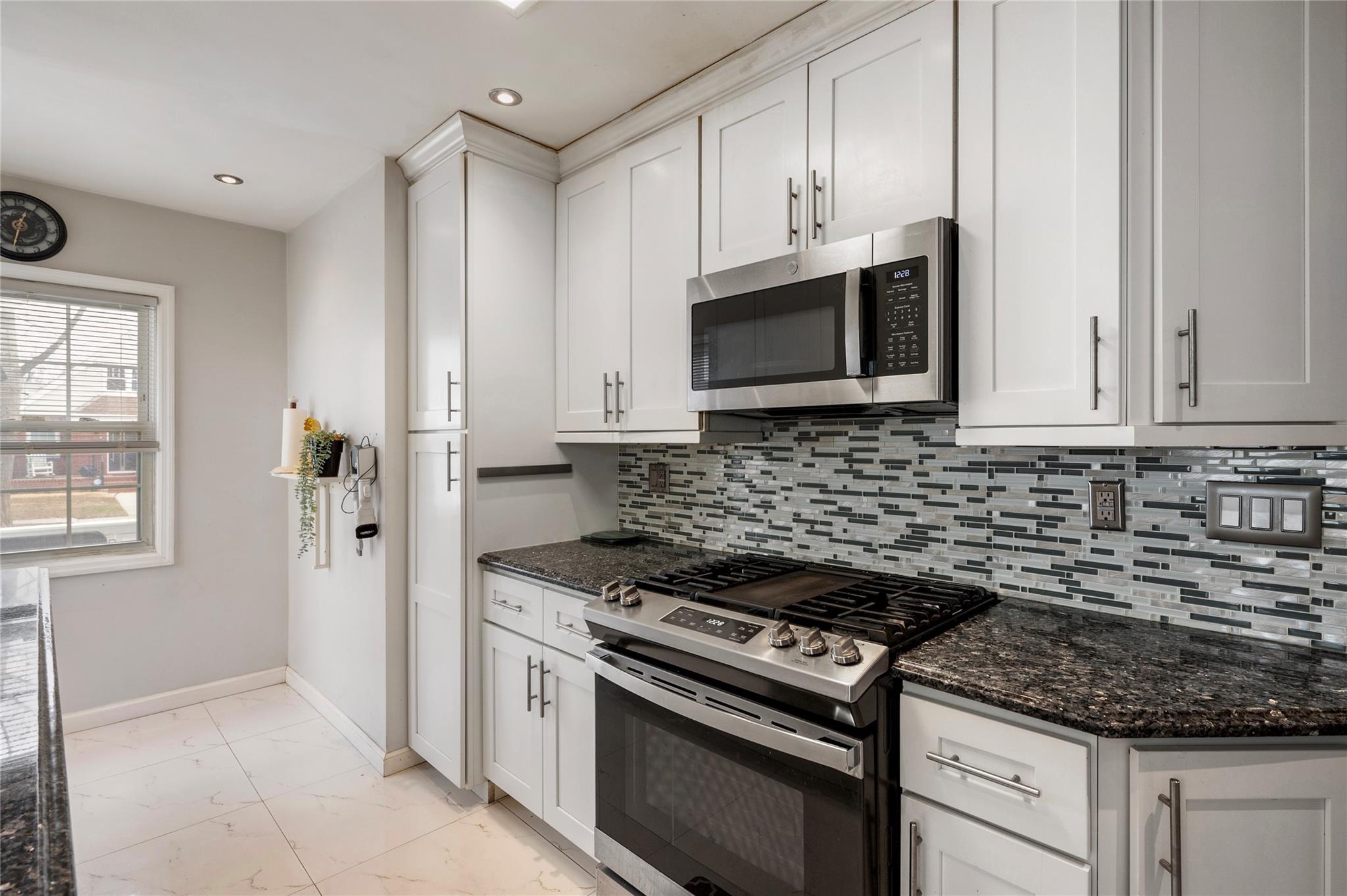 Single Family 266th  Queens, NY 11004, MLS-826996-11