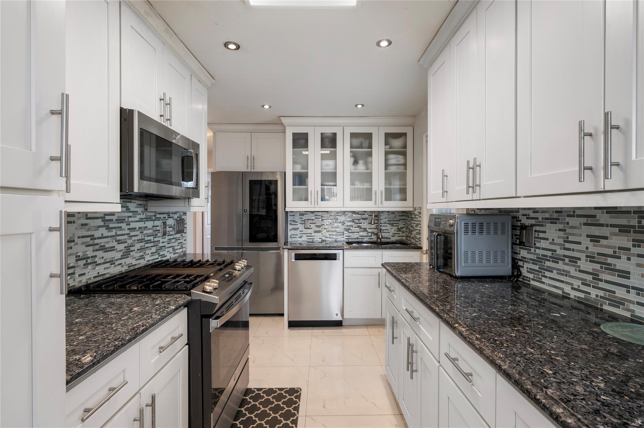 Single Family 266th  Queens, NY 11004, MLS-826996-9