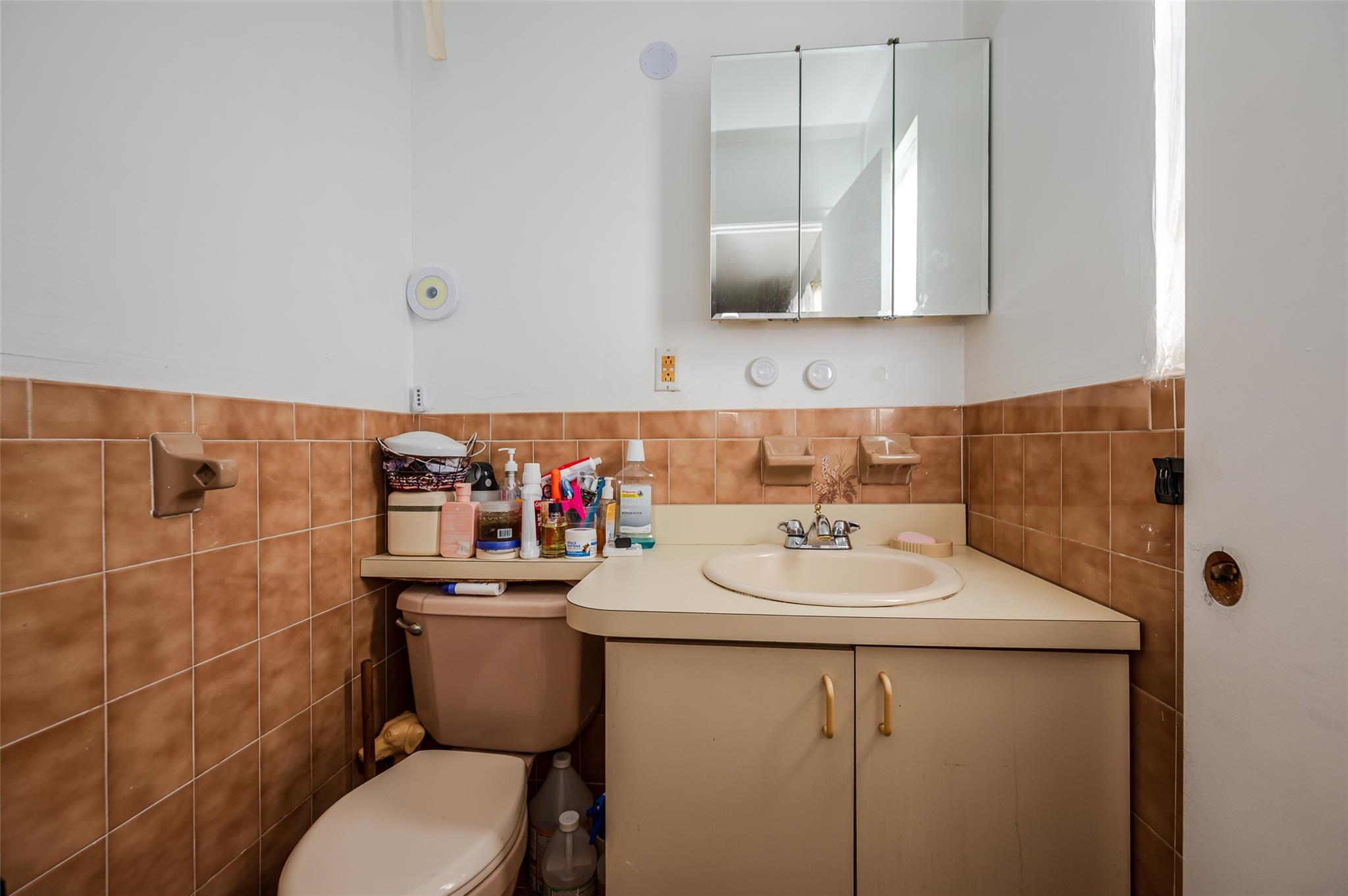 Single Family Garrett  Queens, NY 11434, MLS-827092-10