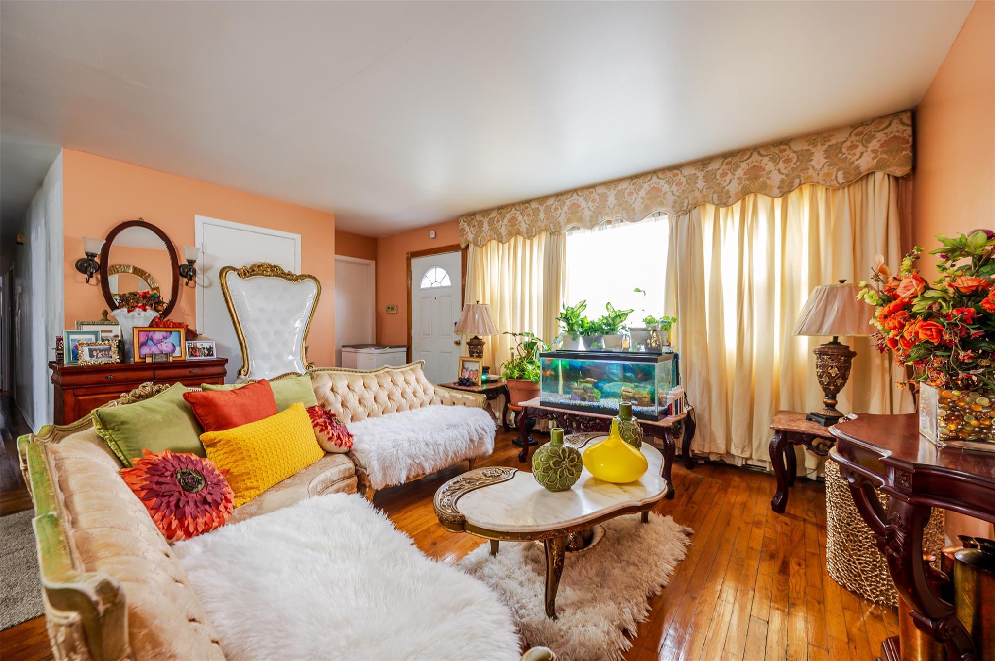 Single Family Garrett  Queens, NY 11434, MLS-827092-4