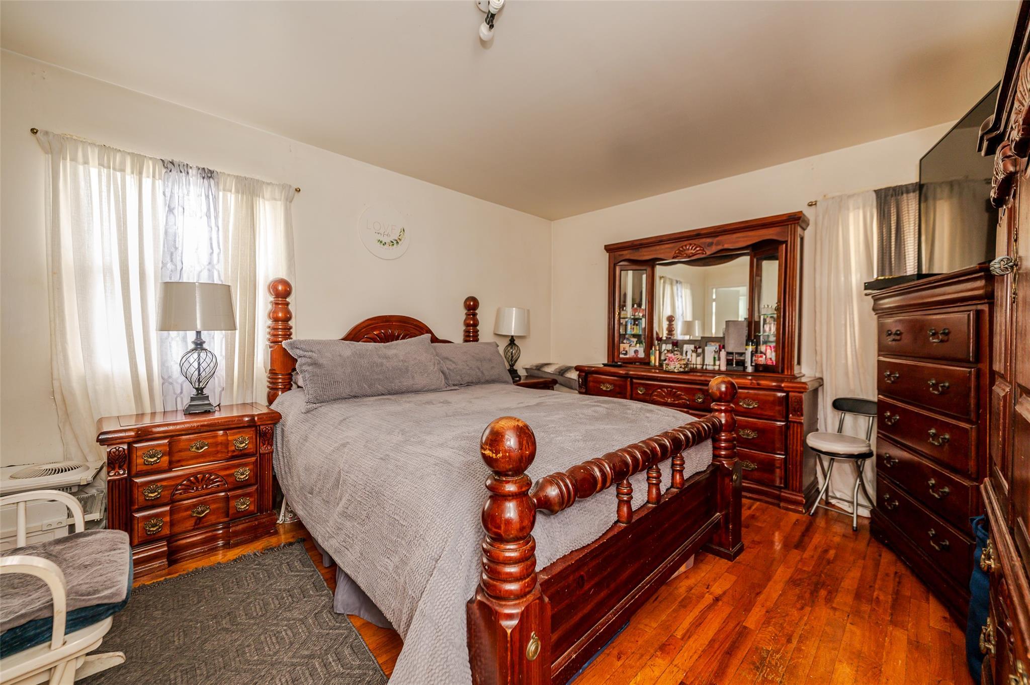 Single Family Garrett  Queens, NY 11434, MLS-827092-8