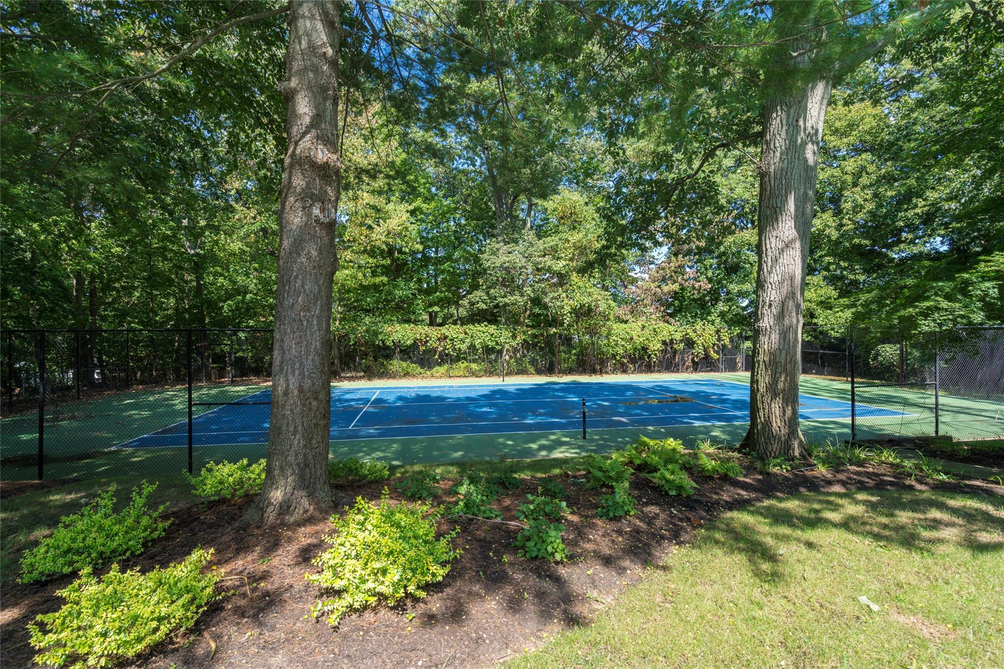Single Family Camel Hollow  Suffolk County, NY 11743, MLS-827141-31