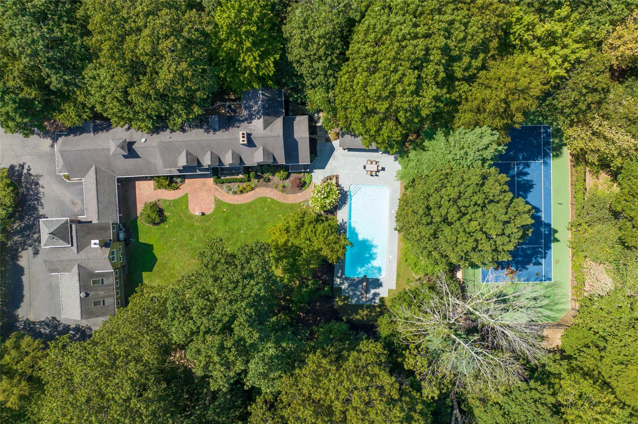Single Family Camel Hollow  Suffolk County, NY 11743, MLS-827141-33