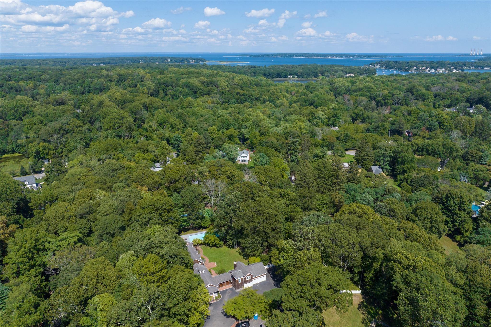 Single Family Camel Hollow  Suffolk County, NY 11743, MLS-827141-34