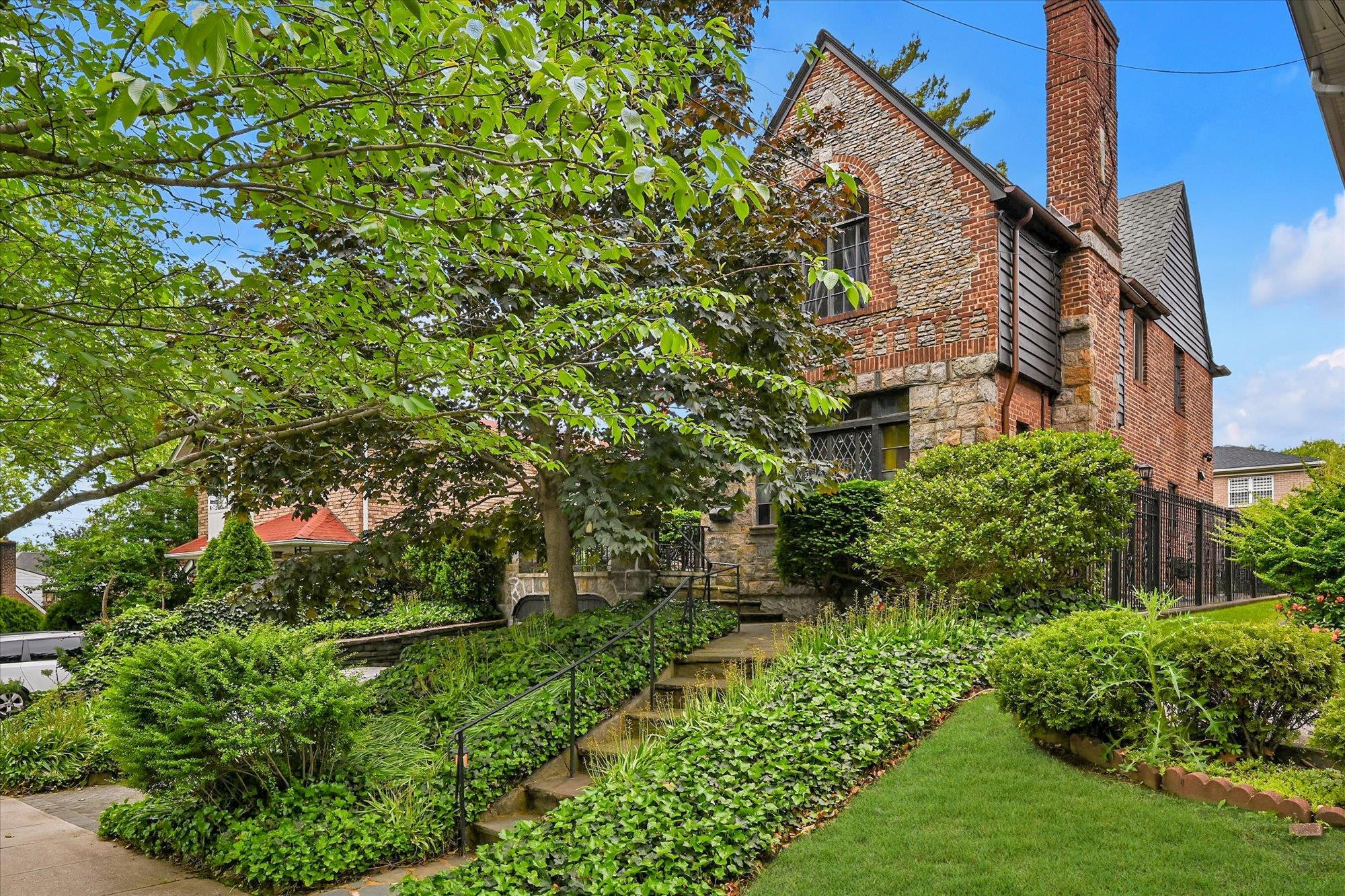 Single Family 190th  Queens, NY 11358, MLS-827143-20