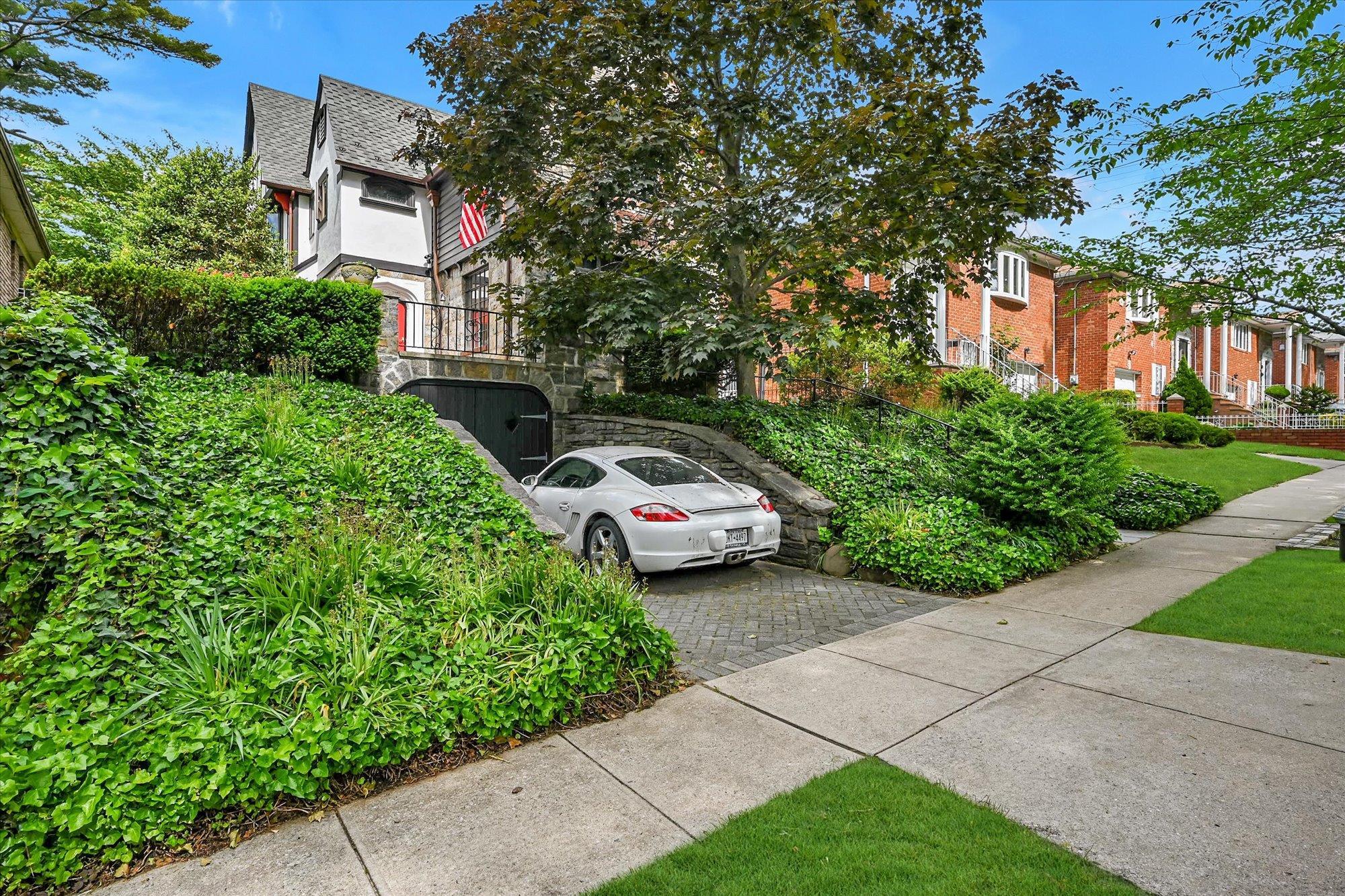 Single Family 190th  Queens, NY 11358, MLS-827143-22