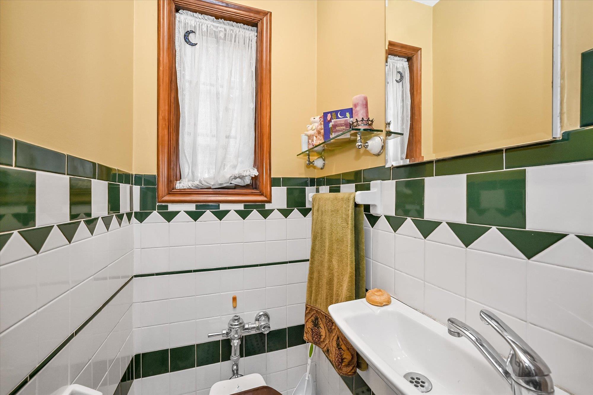 Single Family 190th  Queens, NY 11358, MLS-827143-9