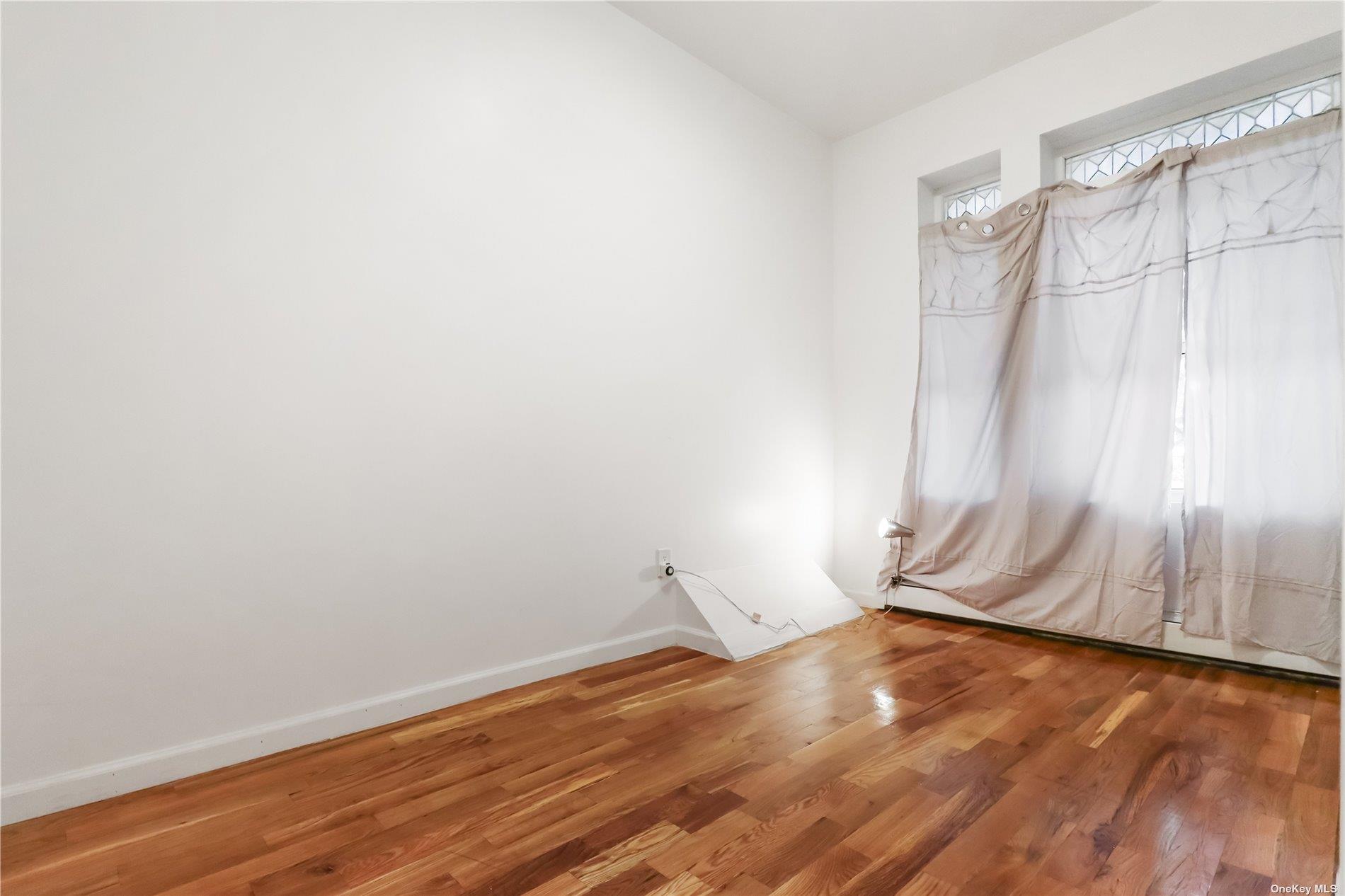 Single Family Grafton  Brooklyn, NY 11212, MLS-827174-5