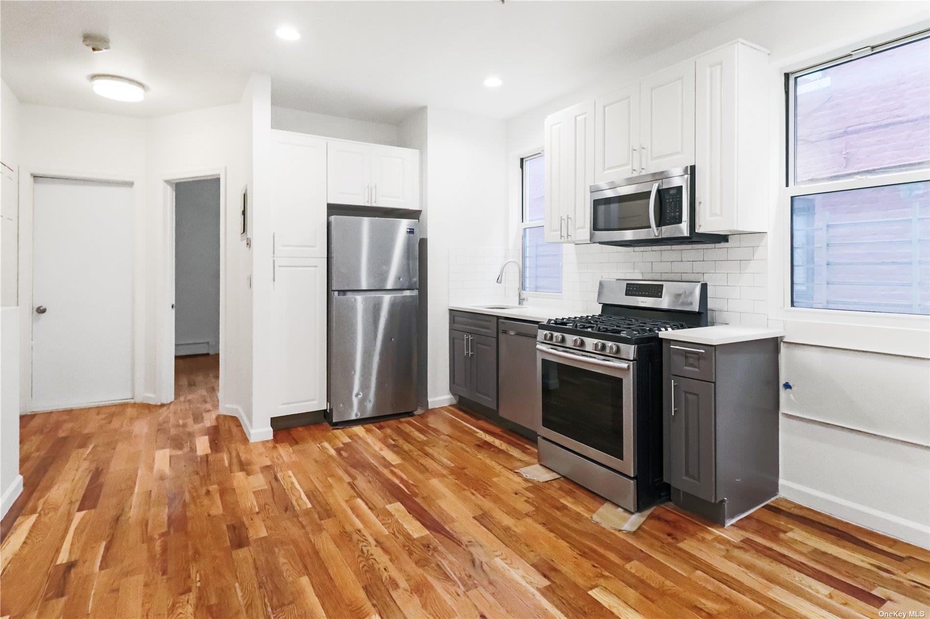 Single Family Grafton  Brooklyn, NY 11212, MLS-827174-6