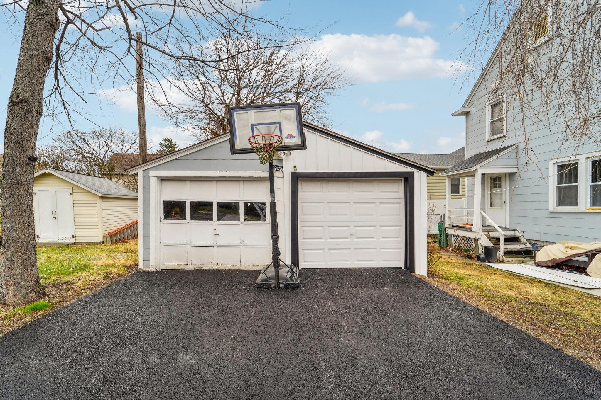Single Family Dutchess  Dutchess County, NY 12508, MLS-827180-21