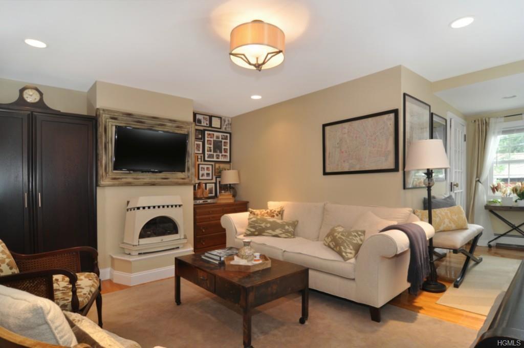 Single Family Eckar  Westchester County, NY 10533, MLS-827196-8