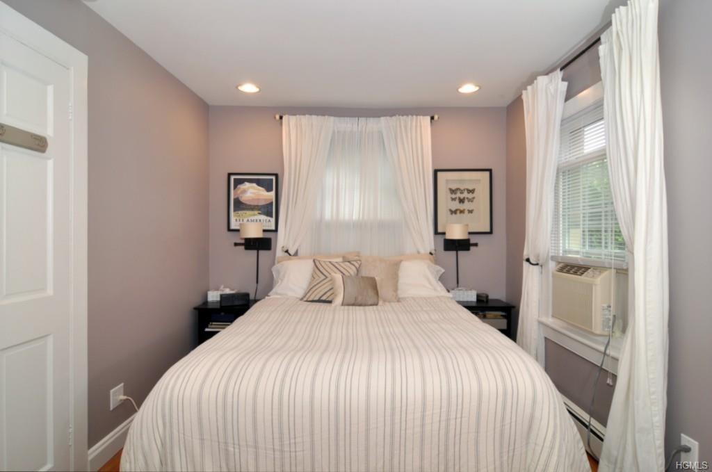 Single Family Eckar  Westchester County, NY 10533, MLS-827196-9