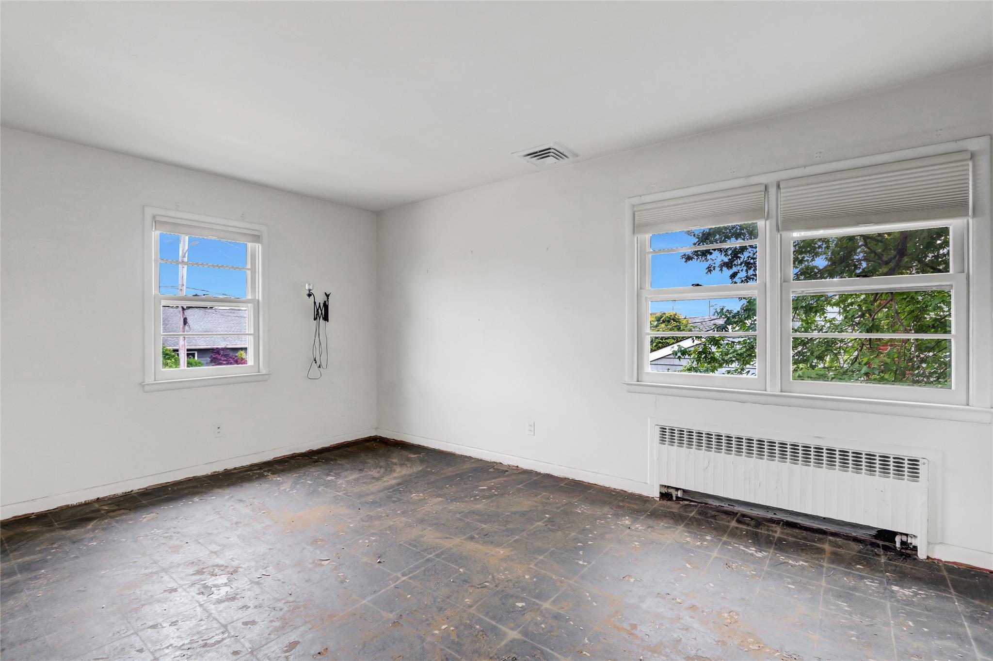 Single Family Royat  Nassau County, NY 11561, MLS-827278-17