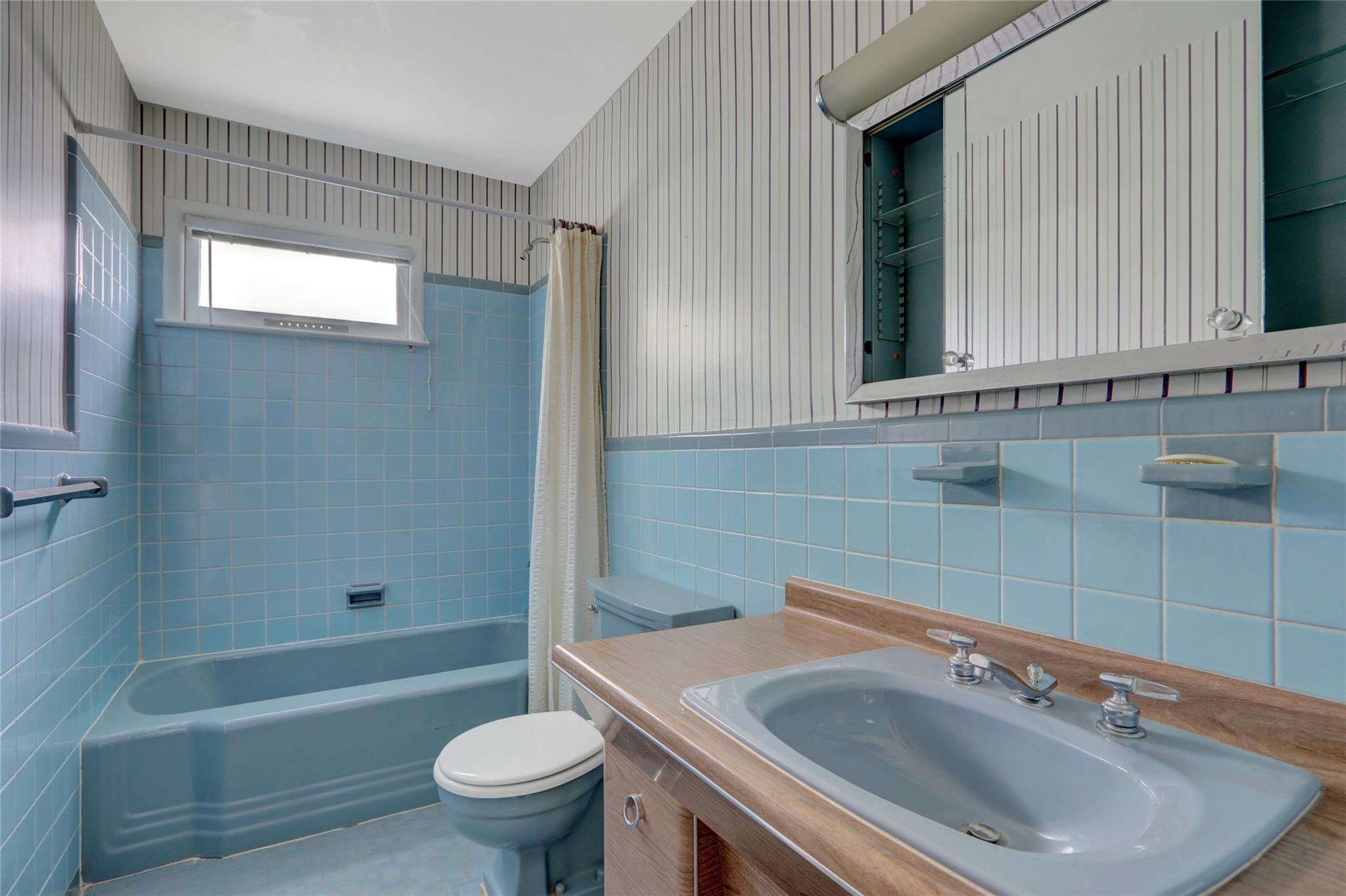 Single Family Royat  Nassau County, NY 11561, MLS-827278-20