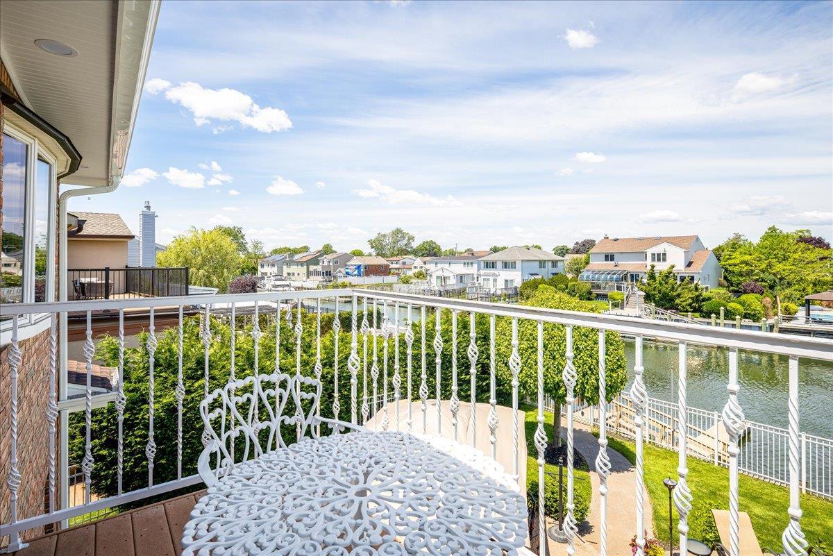 Single Family Philips  Nassau County, NY 11572, MLS-827310-33