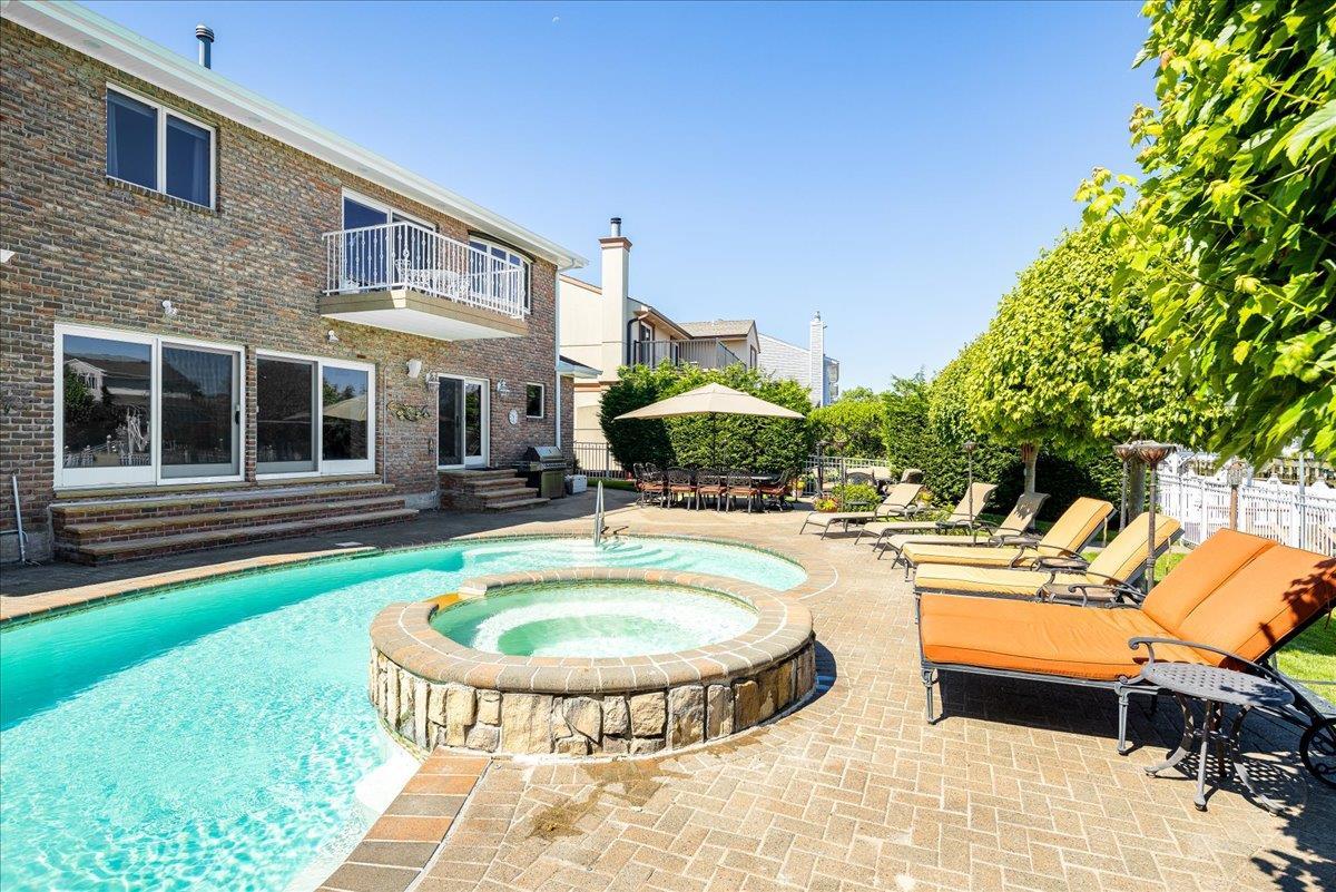 Single Family Philips  Nassau County, NY 11572, MLS-827310-34