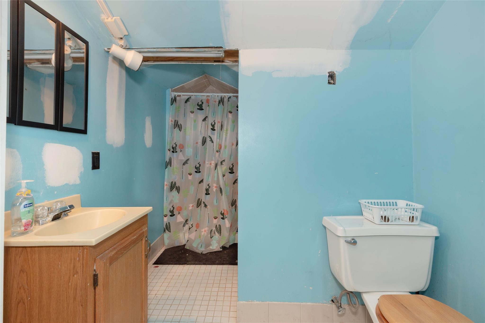 Single Family Minnieford  Bronx, NY 10464, MLS-827405-12