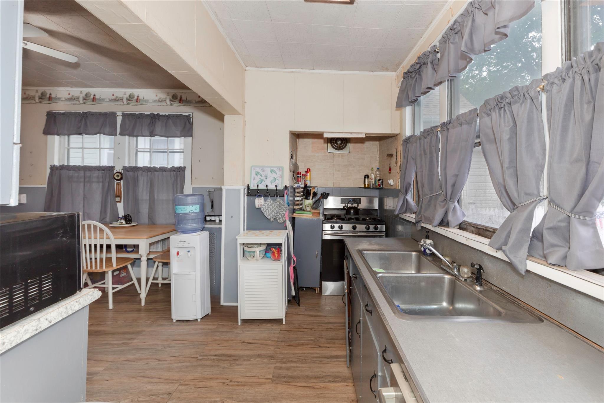 Single Family Minnieford  Bronx, NY 10464, MLS-827405-4